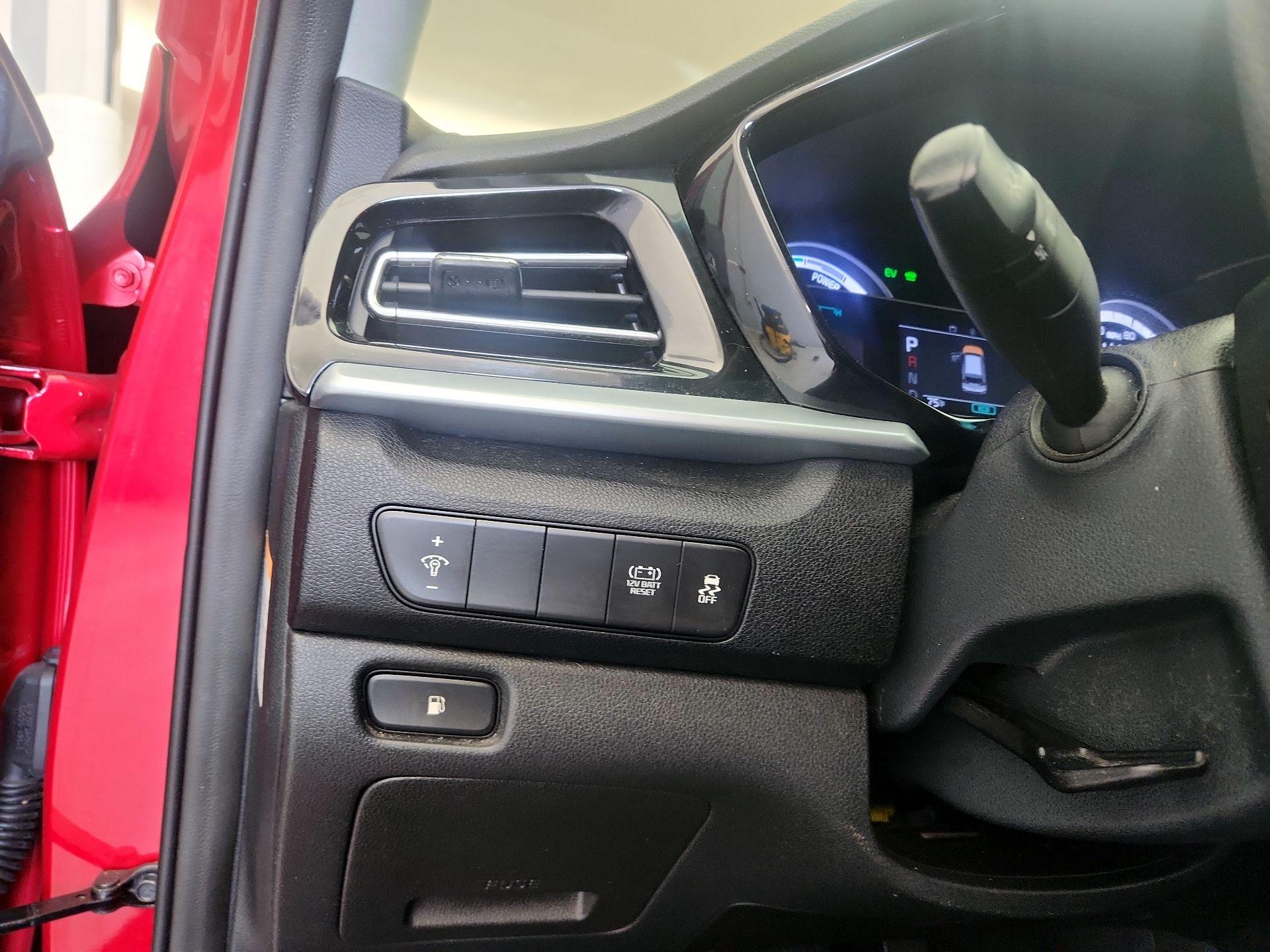 Thumbnail: 2020 Kia Niro - 13