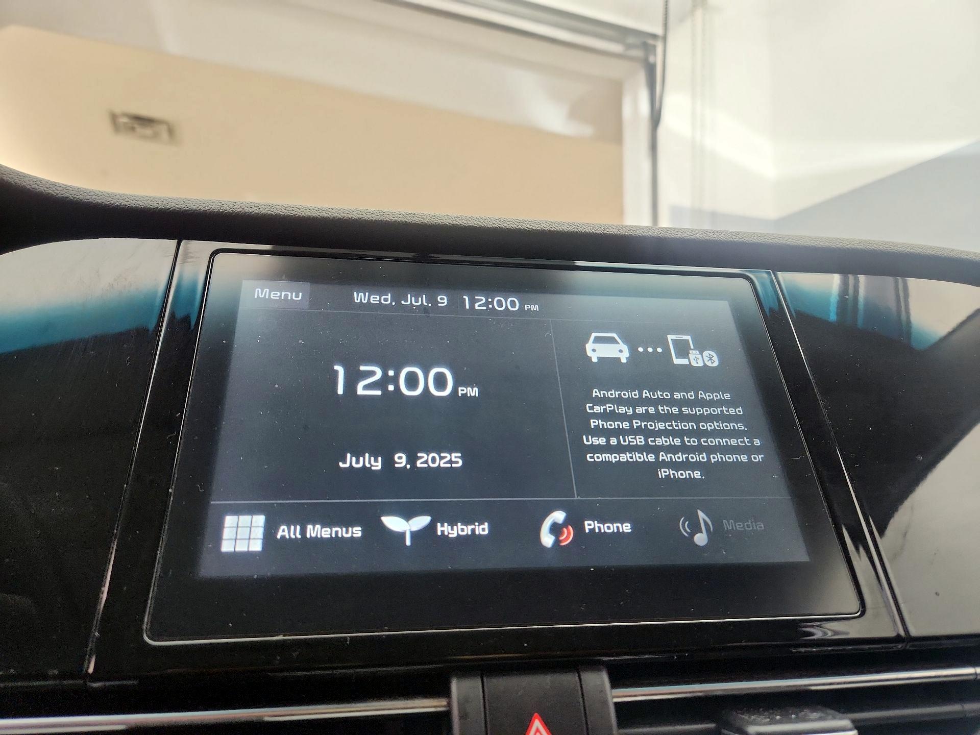 Thumbnail: 2020 Kia Niro - 15