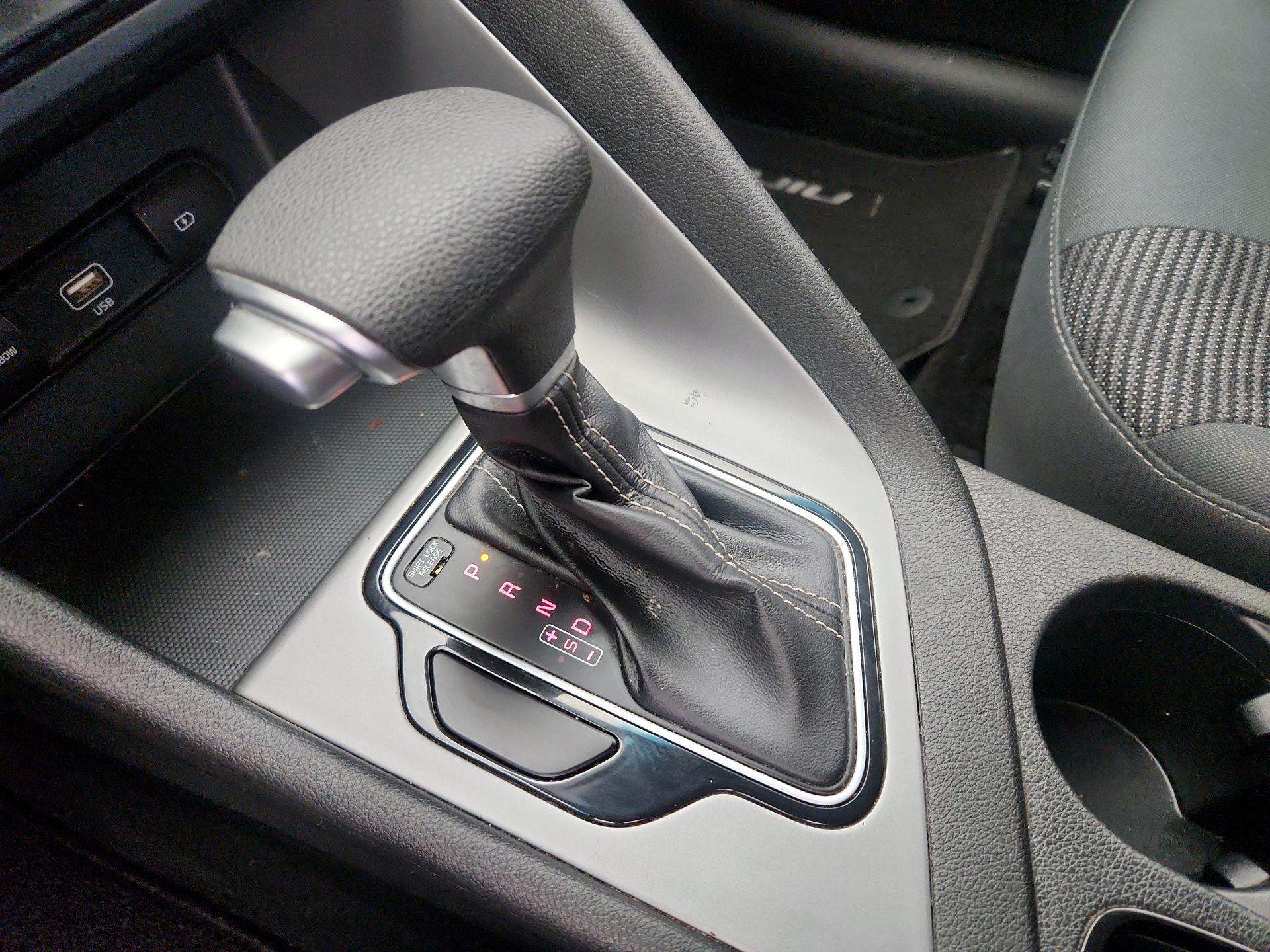Thumbnail: 2020 Kia Niro - 17