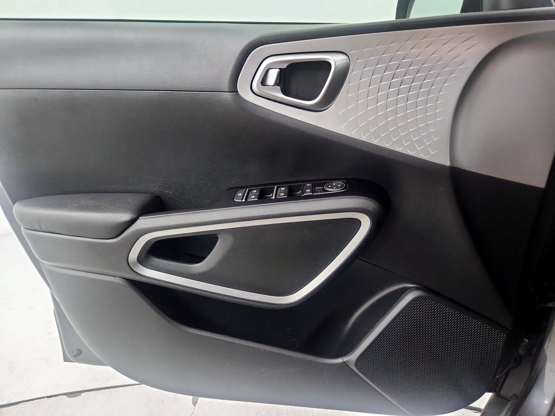 Thumbnail: 2021 Kia Soul - 10