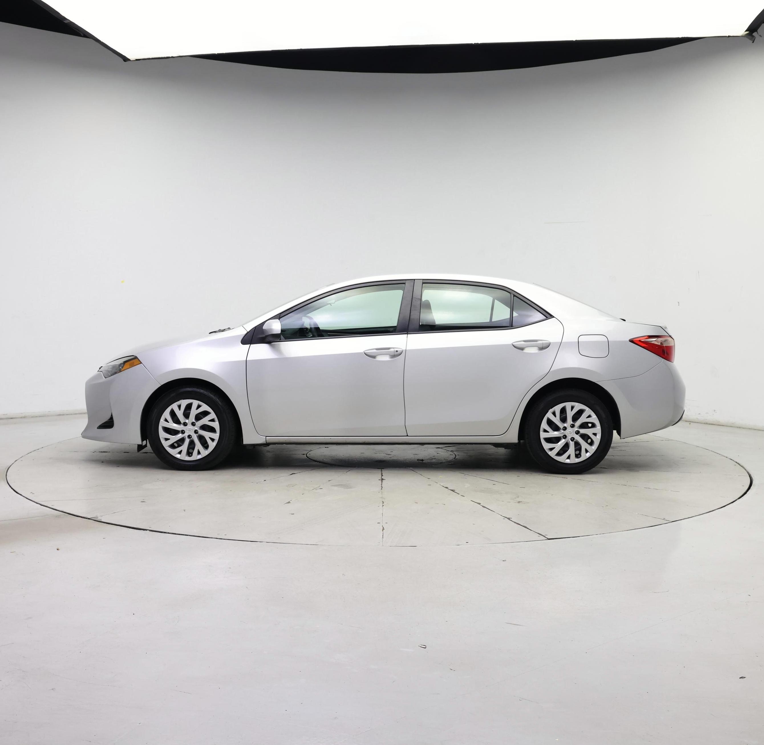 Thumbnail: 2018 Toyota Corolla - 3