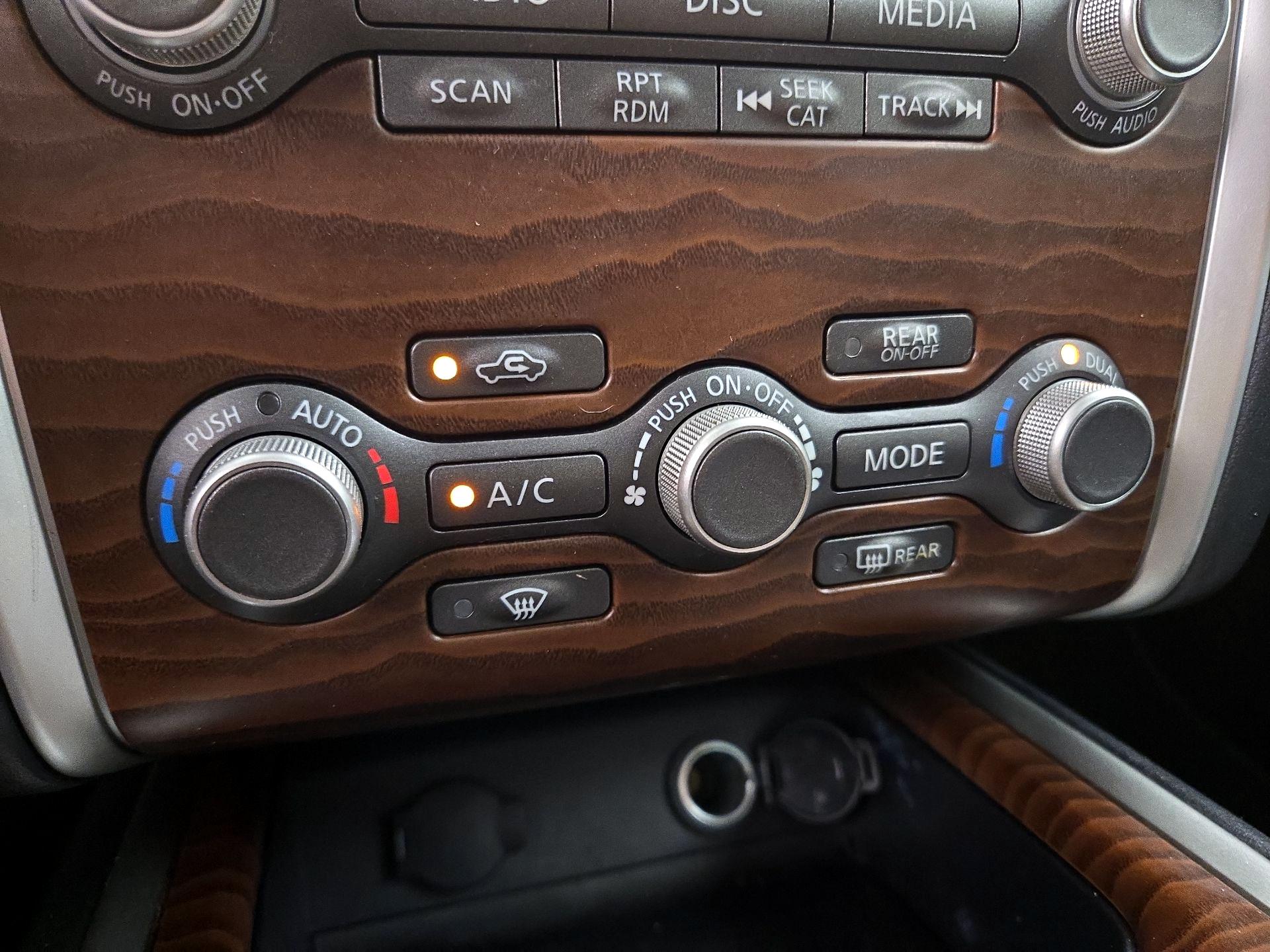 Thumbnail: 2017 Nissan Pathfinder - 17