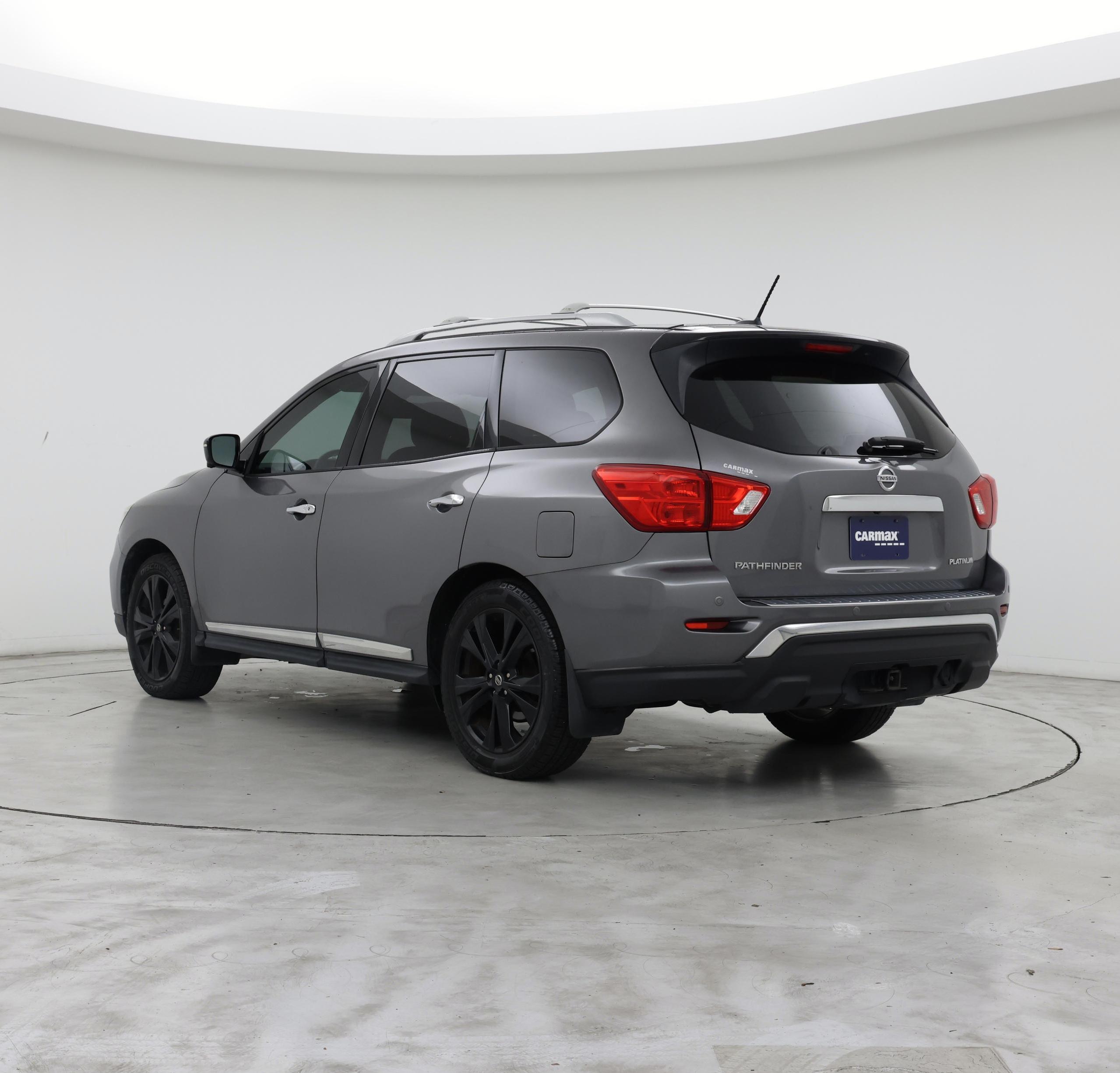 Thumbnail: 2017 Nissan Pathfinder - 2
