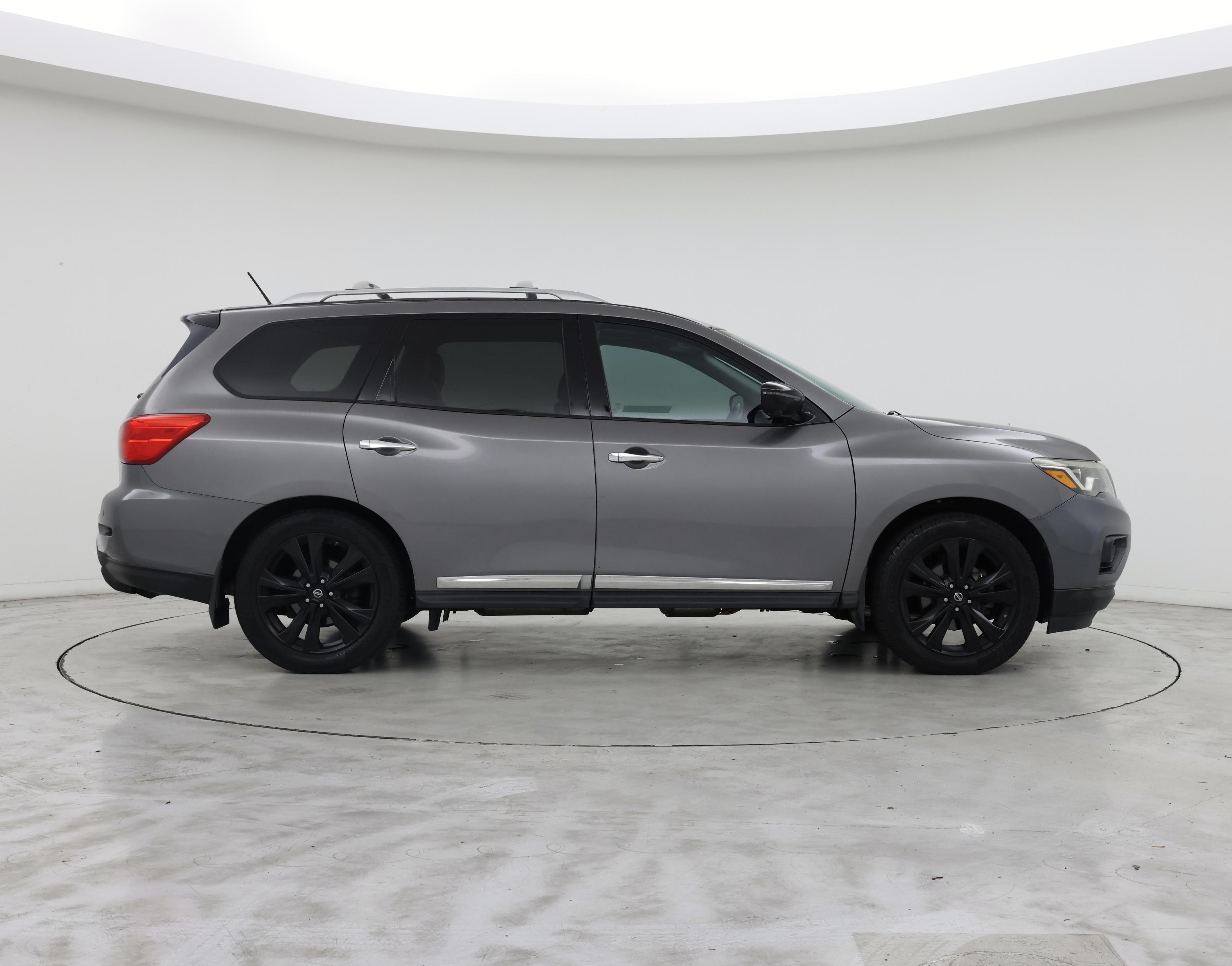 Thumbnail: 2017 Nissan Pathfinder - 7