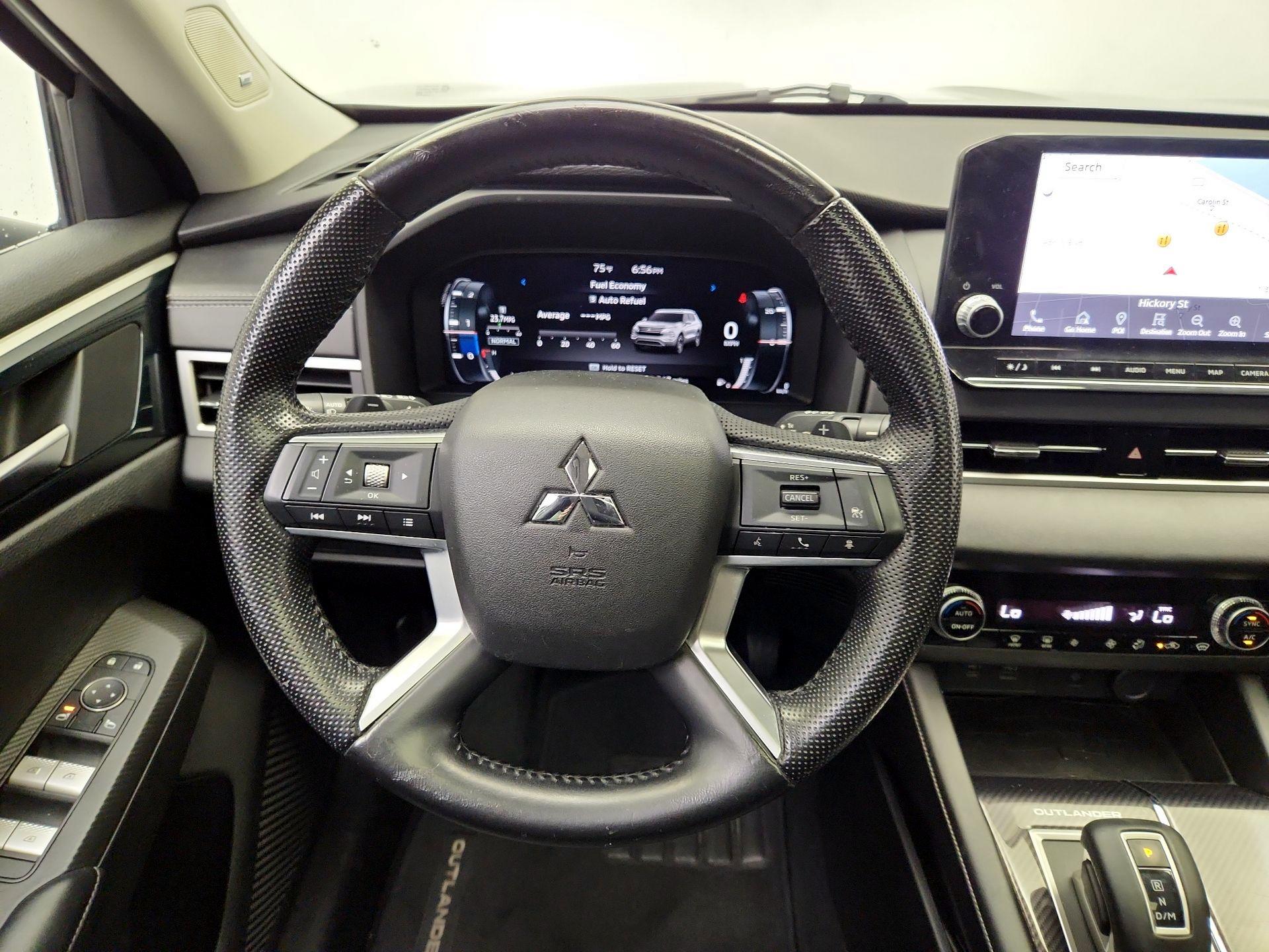 Thumbnail: 2022 Mitsubishi Outlander - 10