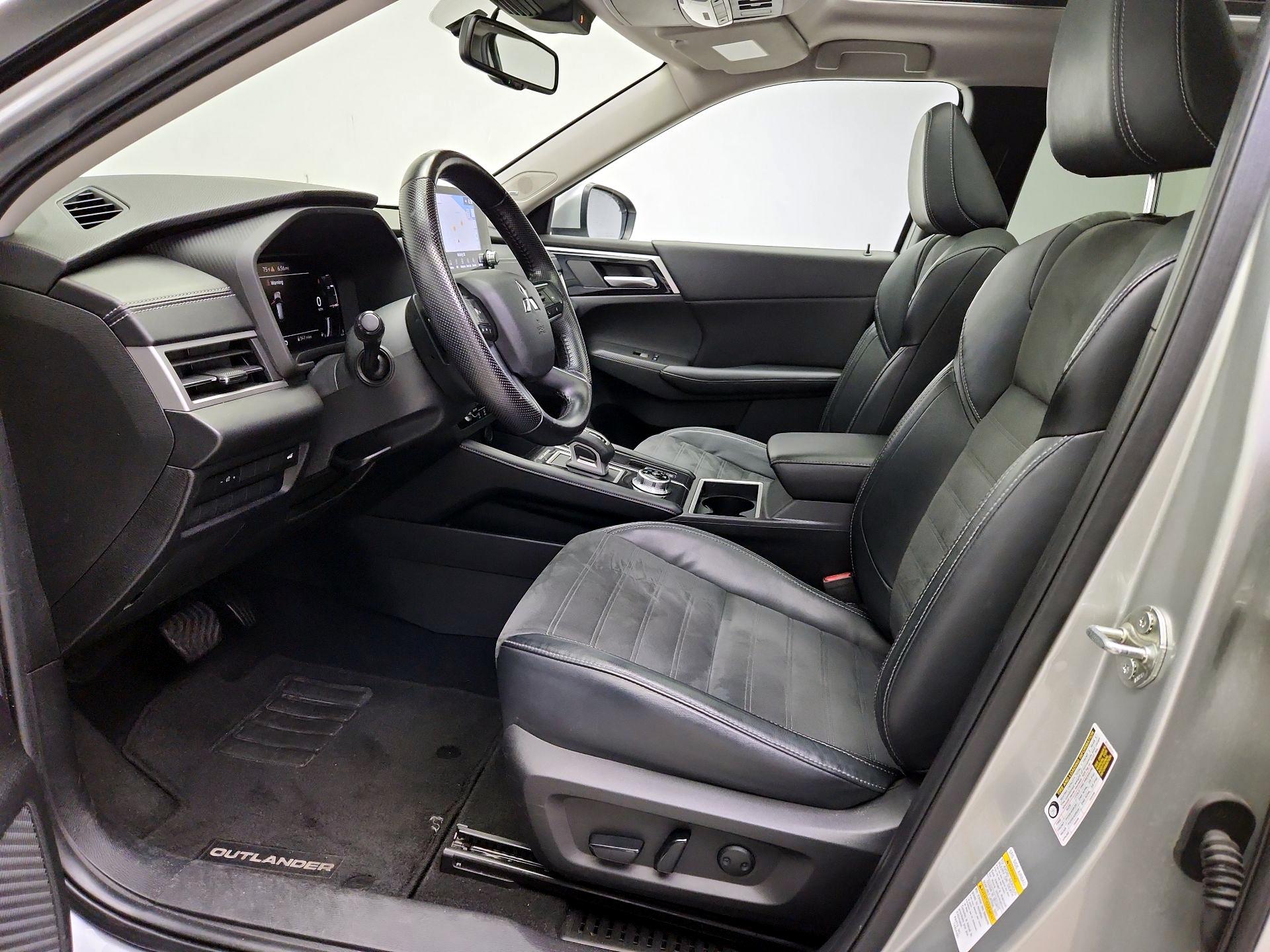 Thumbnail: 2022 Mitsubishi Outlander - 11