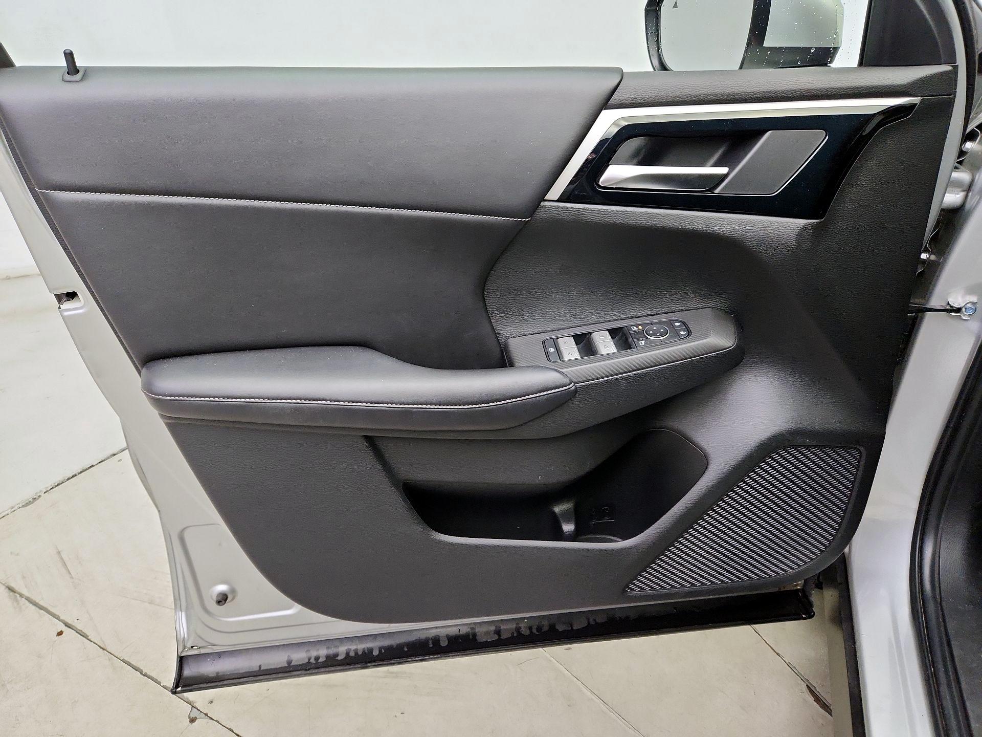 Thumbnail: 2022 Mitsubishi Outlander - 12