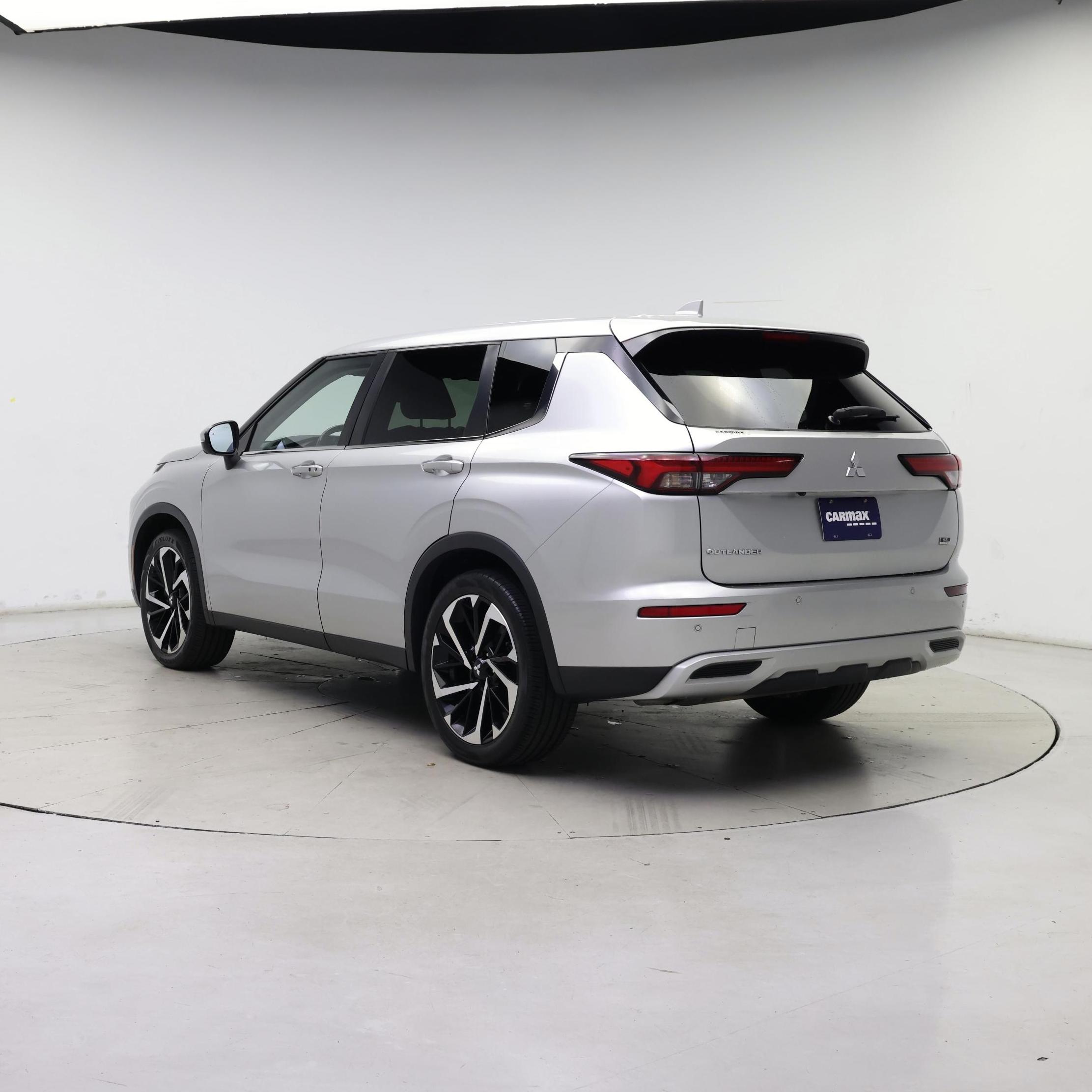 Thumbnail: 2022 Mitsubishi Outlander - 2
