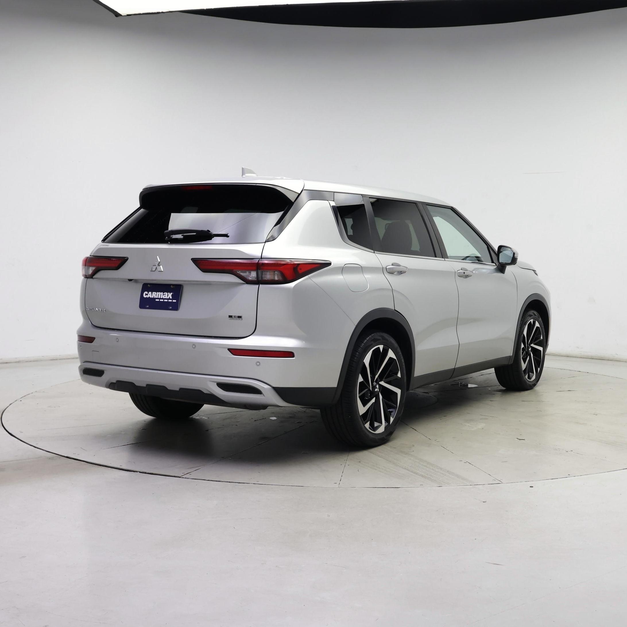 Thumbnail: 2022 Mitsubishi Outlander - 8