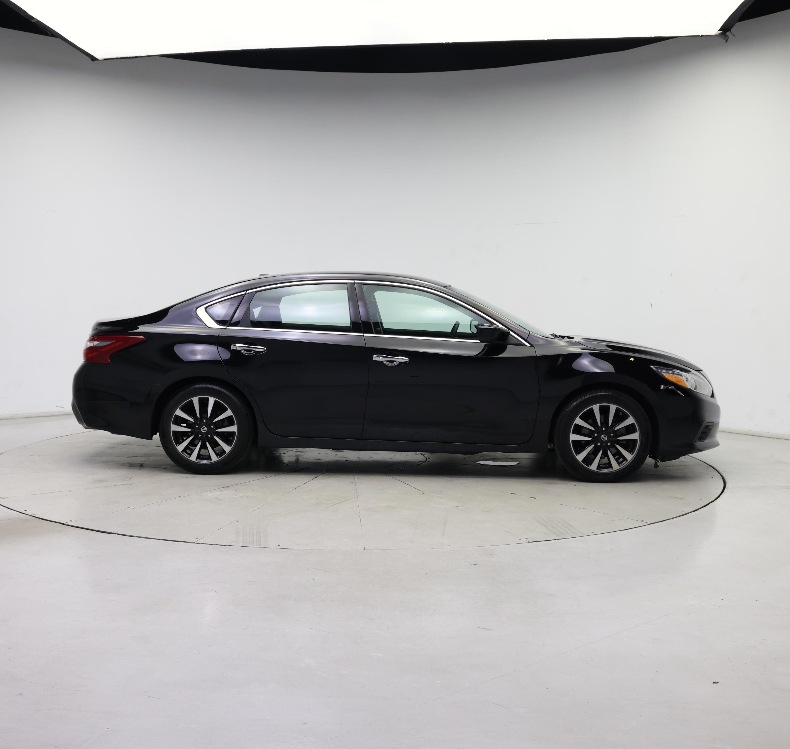 Thumbnail: 2018 Nissan Altima - 7