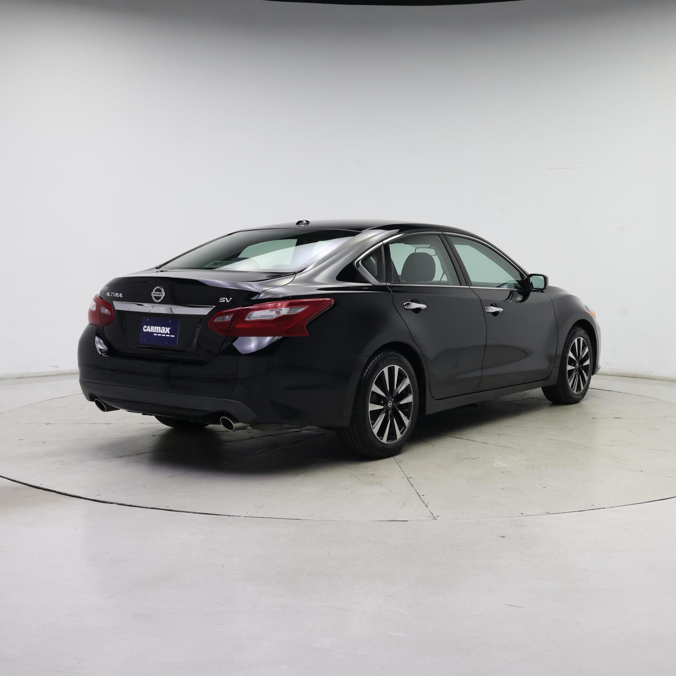 Thumbnail: 2018 Nissan Altima - 8