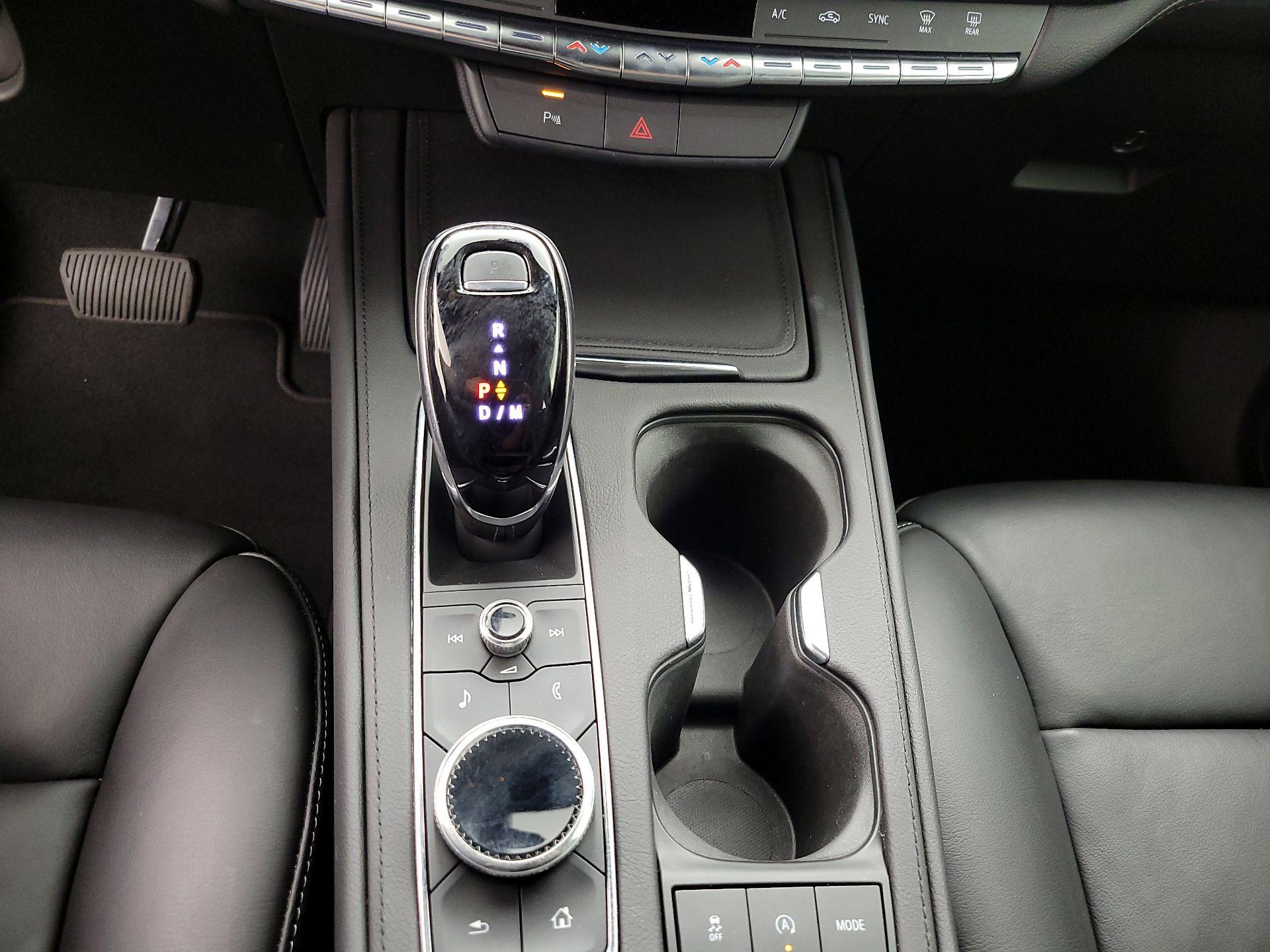 Thumbnail: 2021 Cadillac XT4 - 17