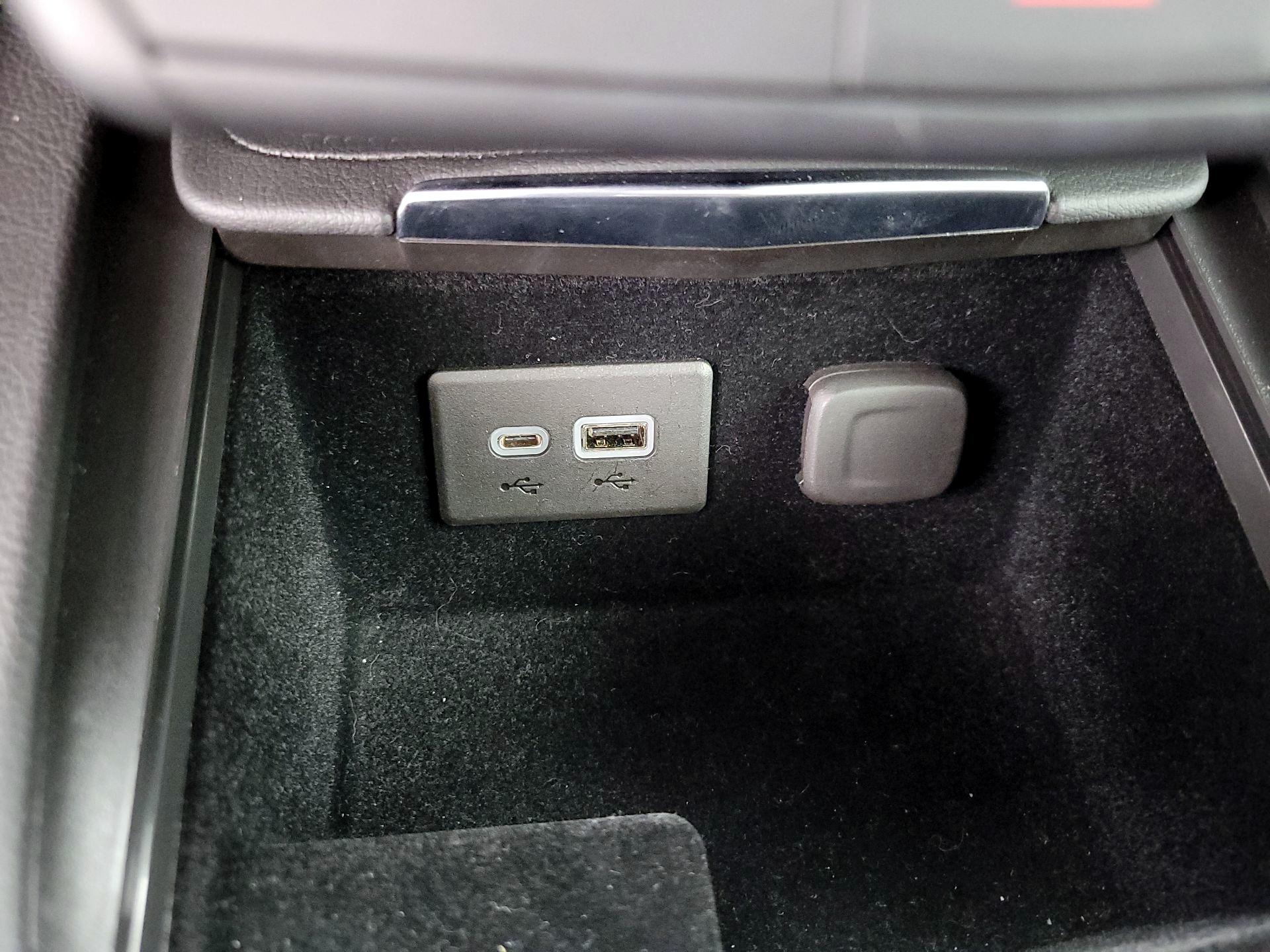 Thumbnail: 2021 Cadillac XT4 - 18