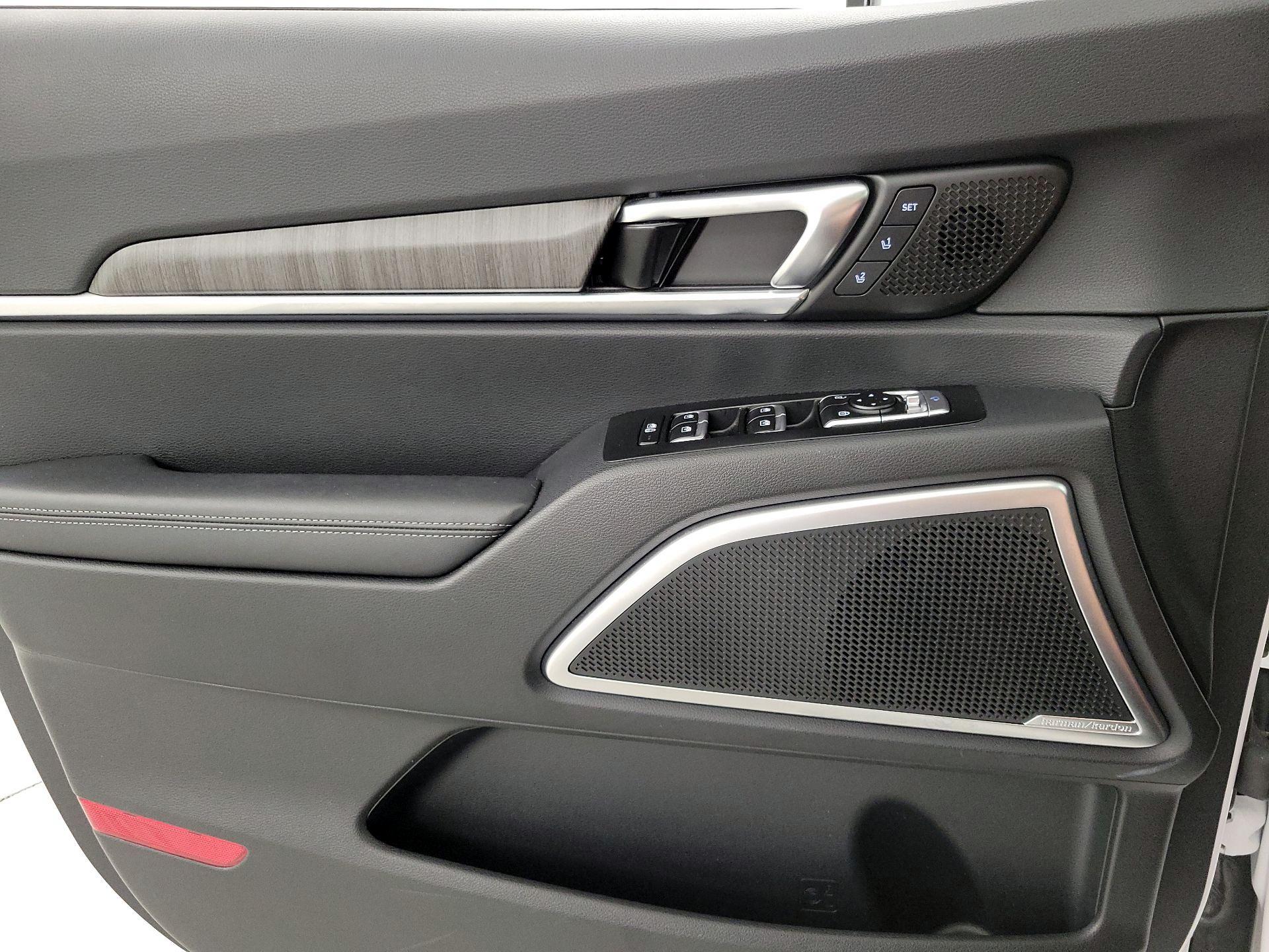Thumbnail: 2023 Kia Telluride - 12