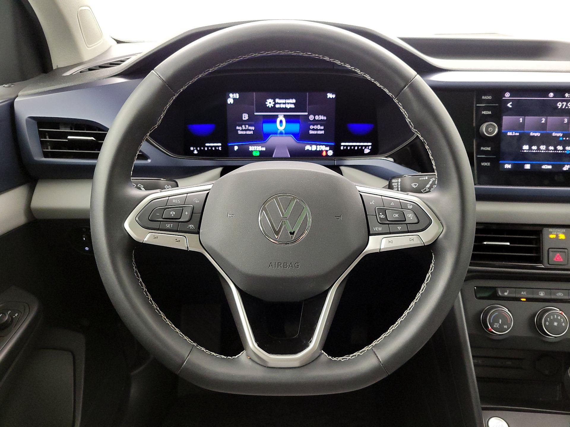 Thumbnail: 2022 Volkswagen Taos - 10