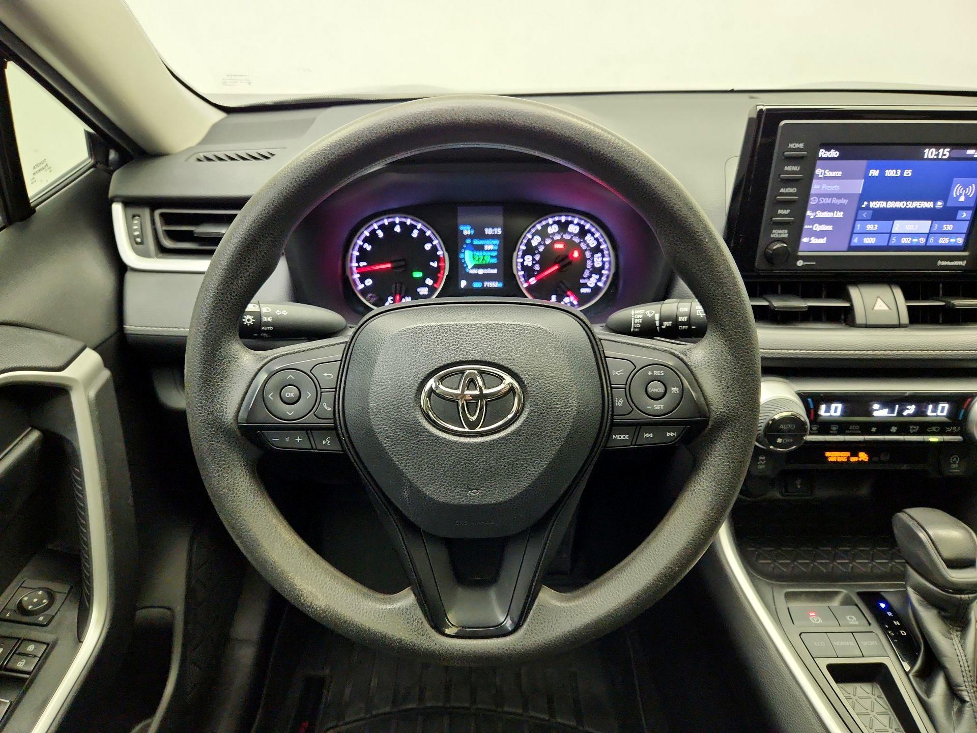 Thumbnail: 2022 Toyota RAV4 - 10