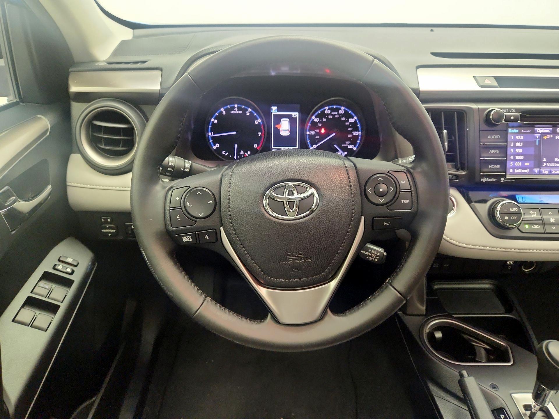 Thumbnail: 2018 Toyota RAV4 - 10