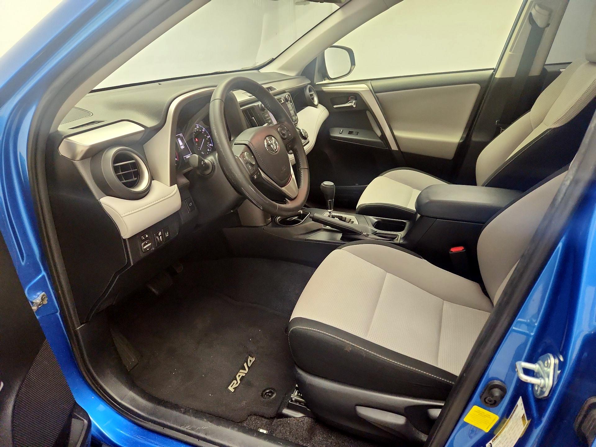 Thumbnail: 2018 Toyota RAV4 - 11