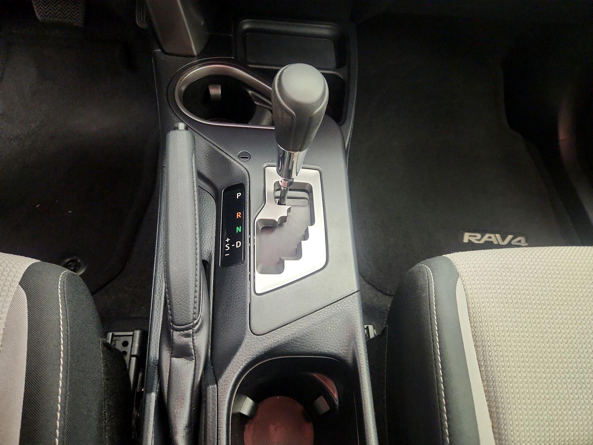 Thumbnail: 2018 Toyota RAV4 - 17