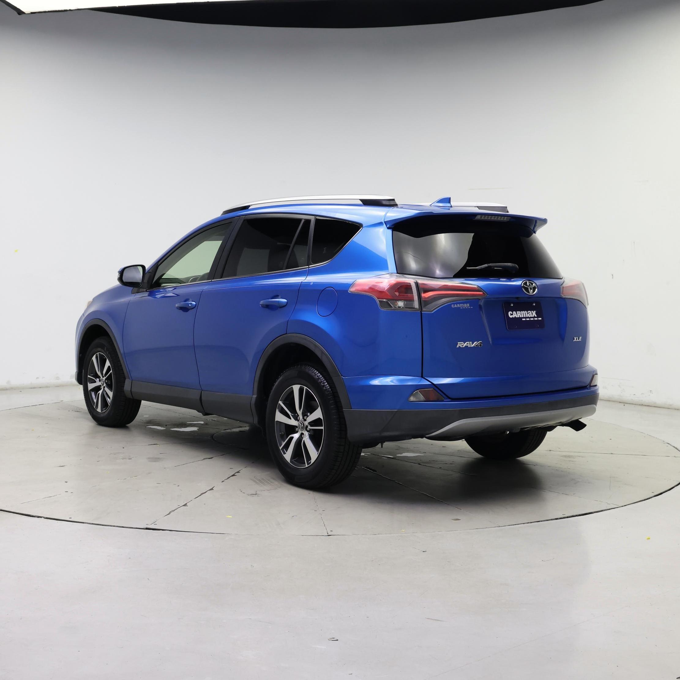 Thumbnail: 2018 Toyota RAV4 - 2