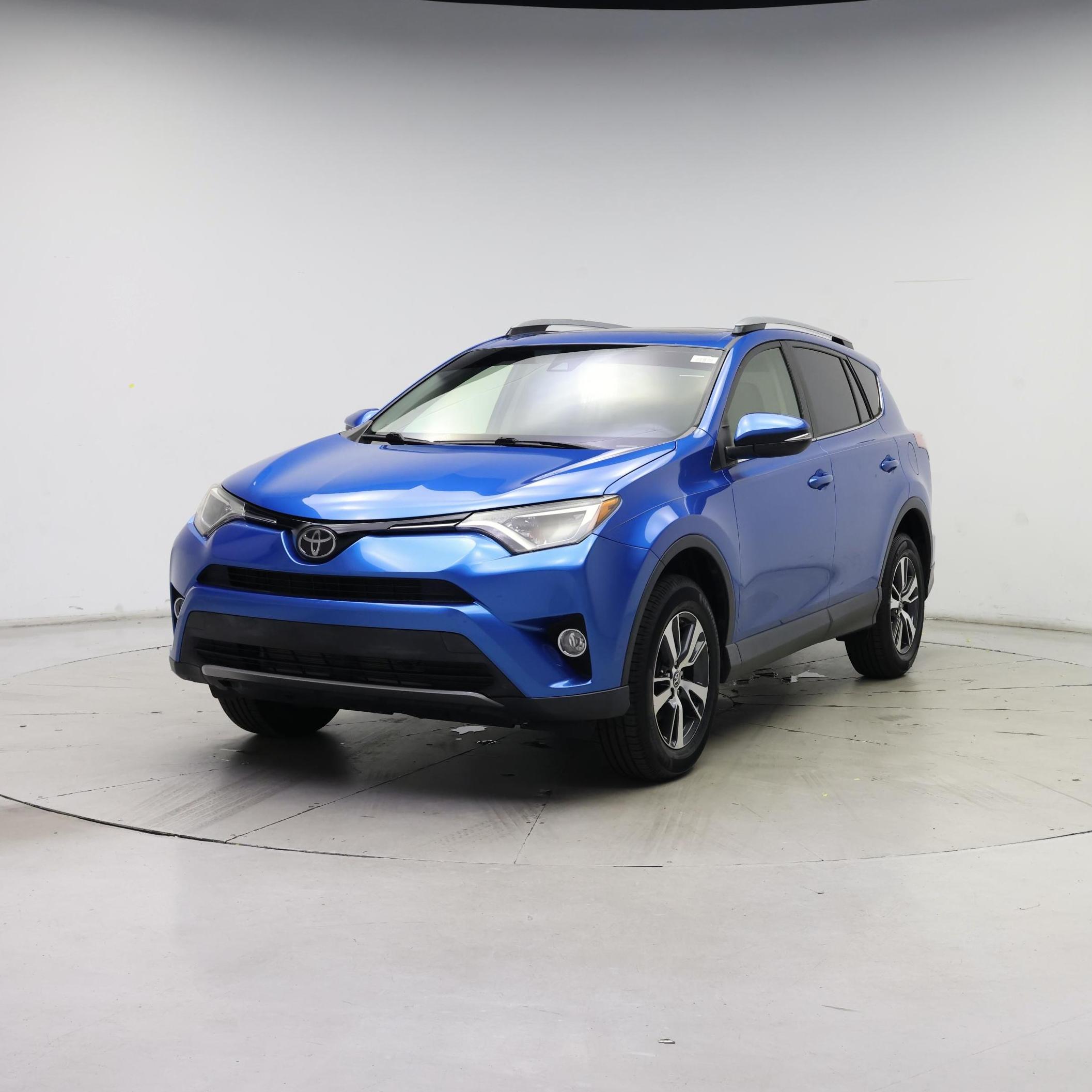 Thumbnail: 2018 Toyota RAV4 - 4