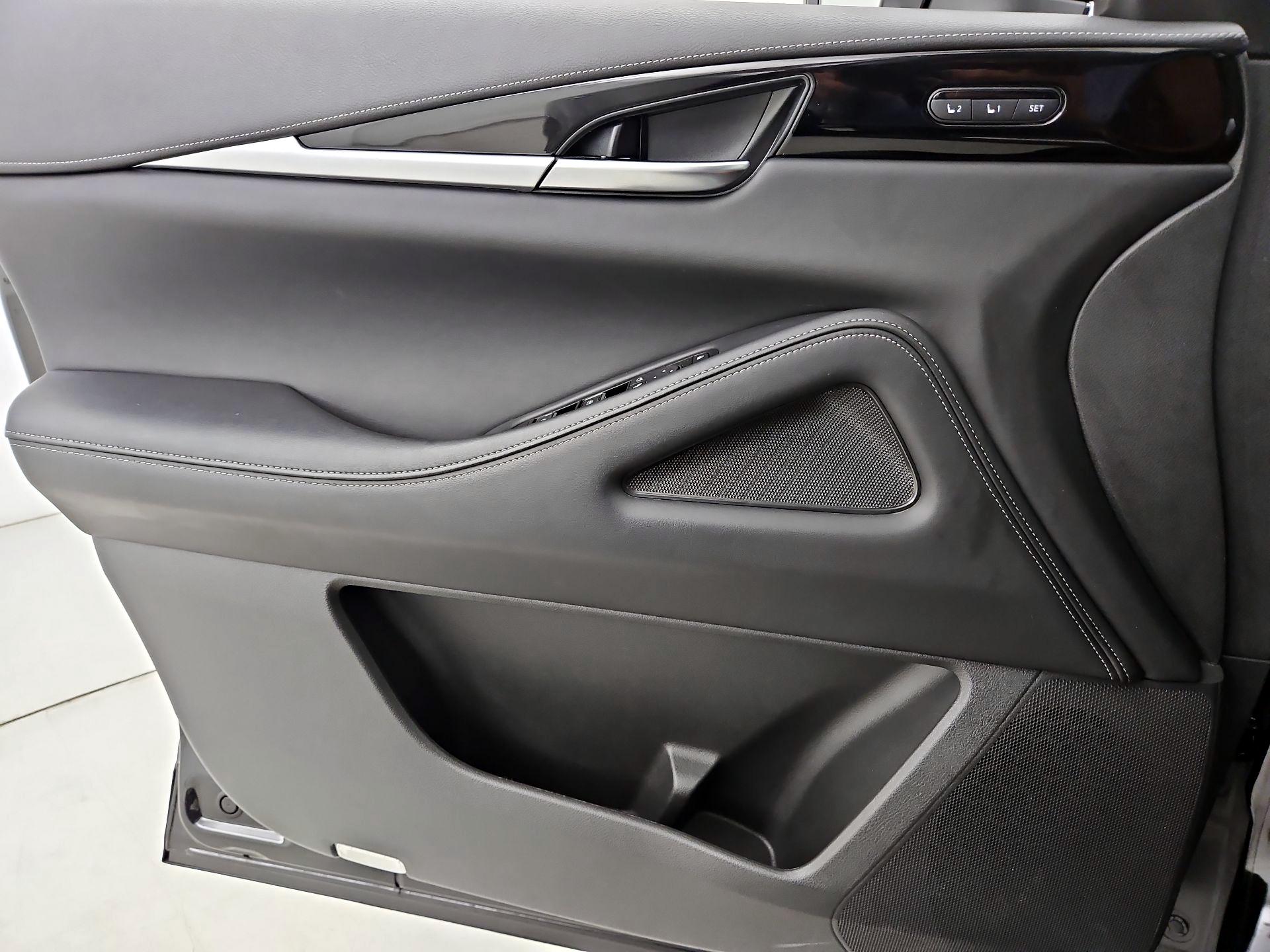 Thumbnail: 2024 INFINITI QX60 - 12