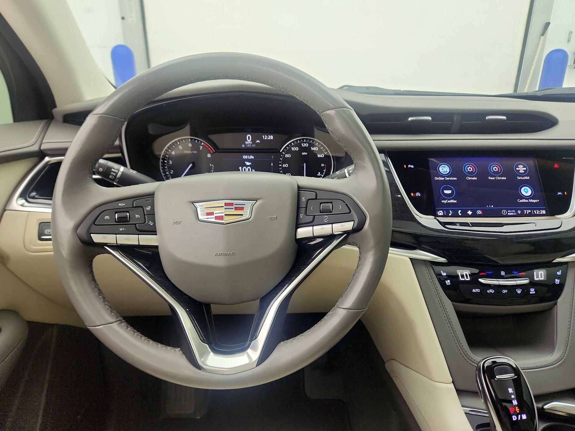 Thumbnail: 2022 Cadillac XT6 - 10