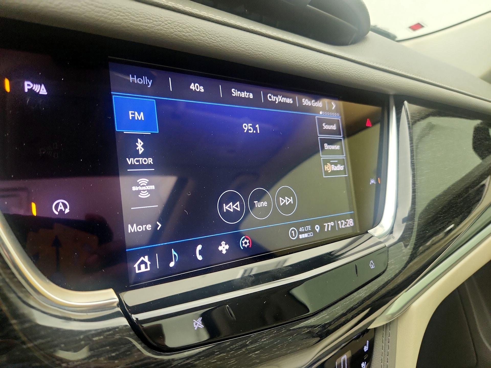 Thumbnail: 2022 Cadillac XT6 - 15