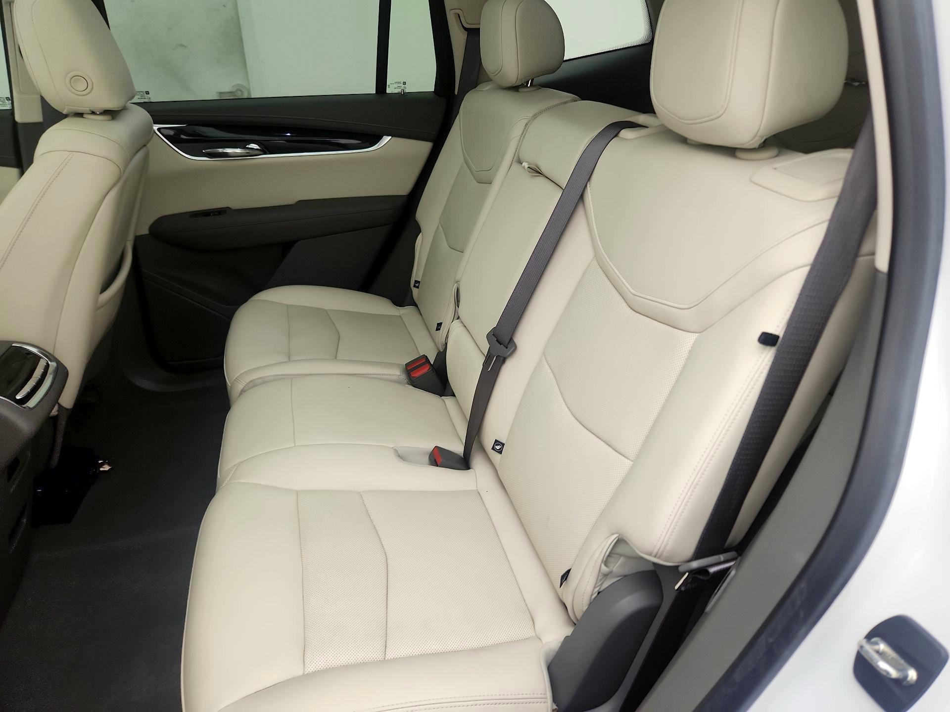 Thumbnail: 2022 Cadillac XT6 - 20