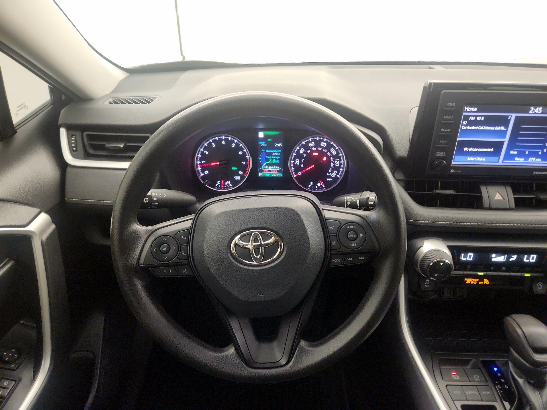 Thumbnail: 2022 Toyota RAV4 - 10