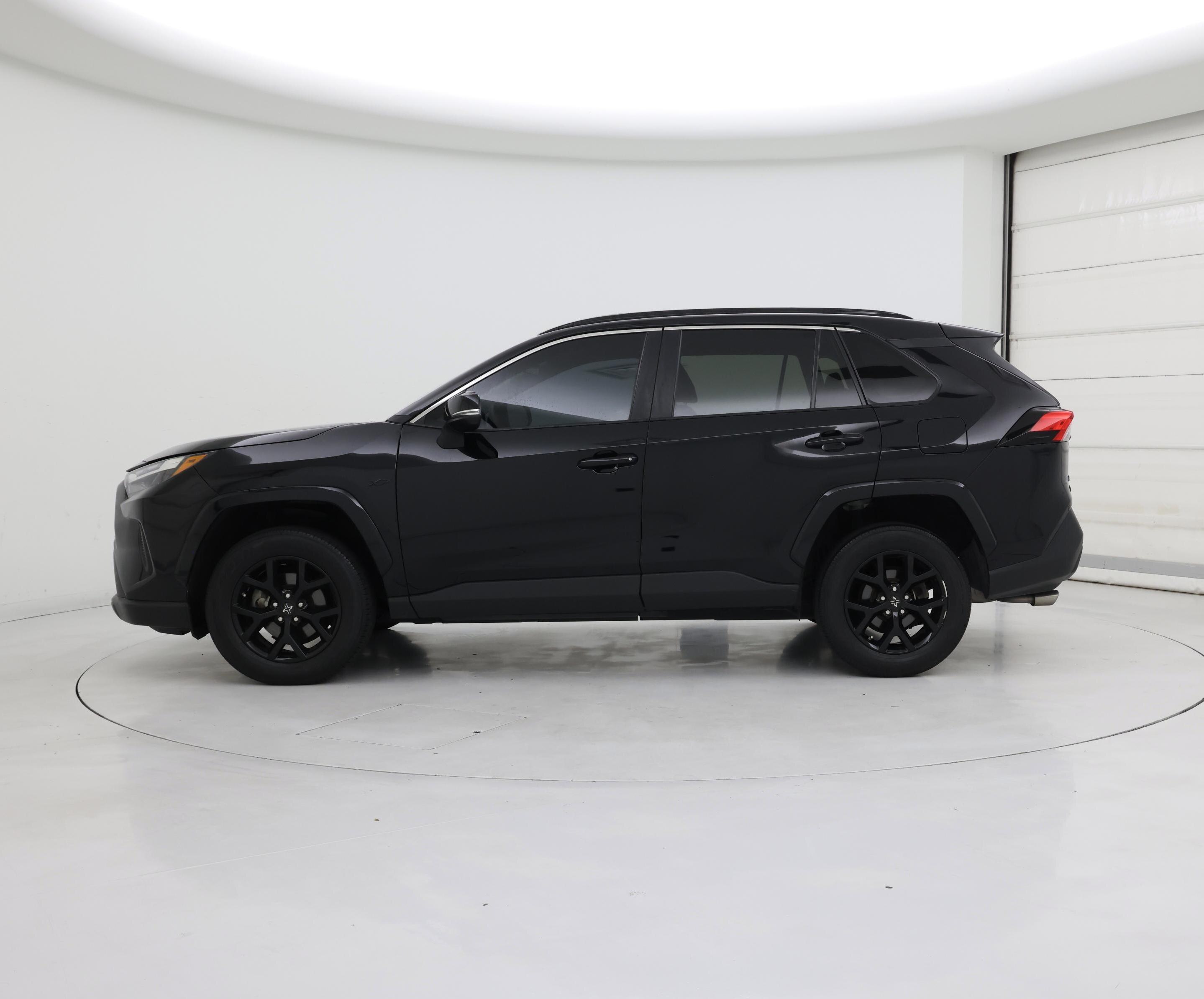 Thumbnail: 2022 Toyota RAV4 - 3