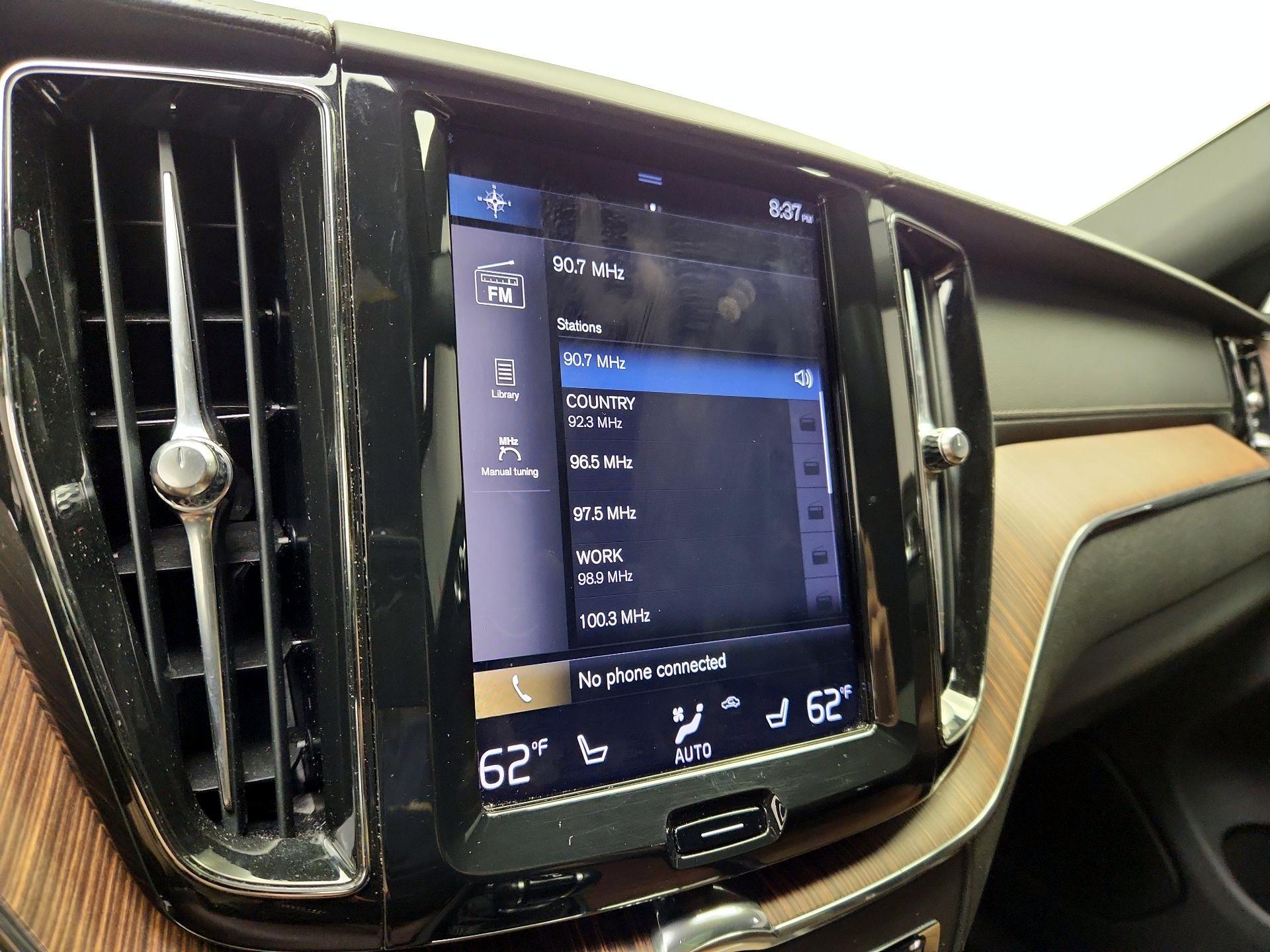 Thumbnail: 2020 Volvo XC60 - 16