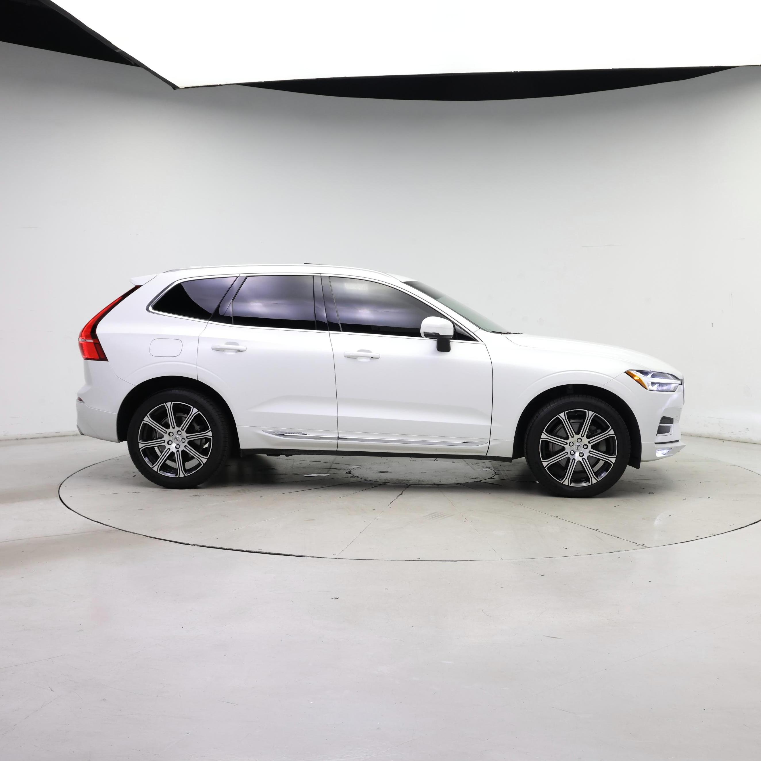 Thumbnail: 2020 Volvo XC60 - 7