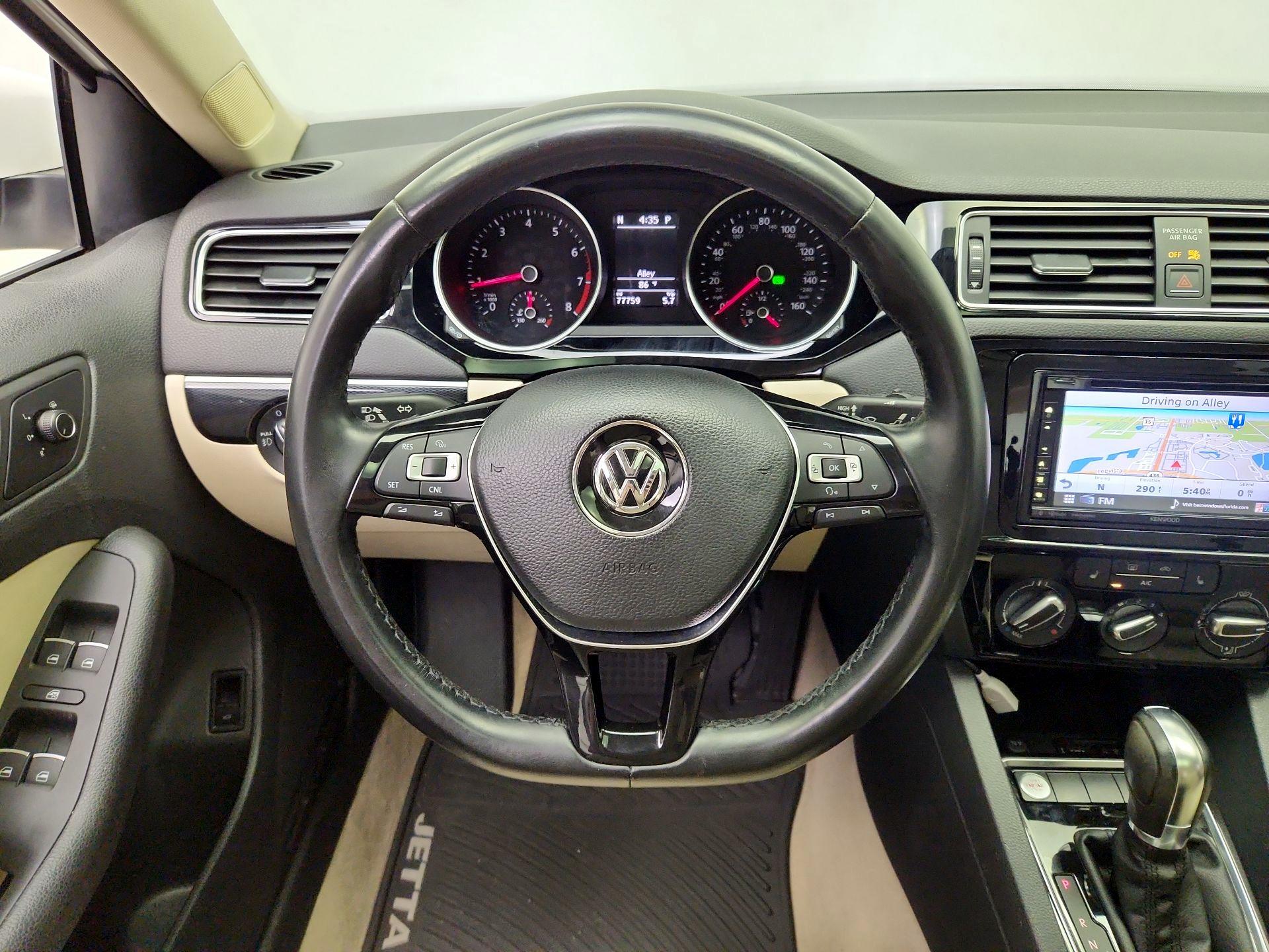Thumbnail: 2016 Volkswagen Jetta - 10