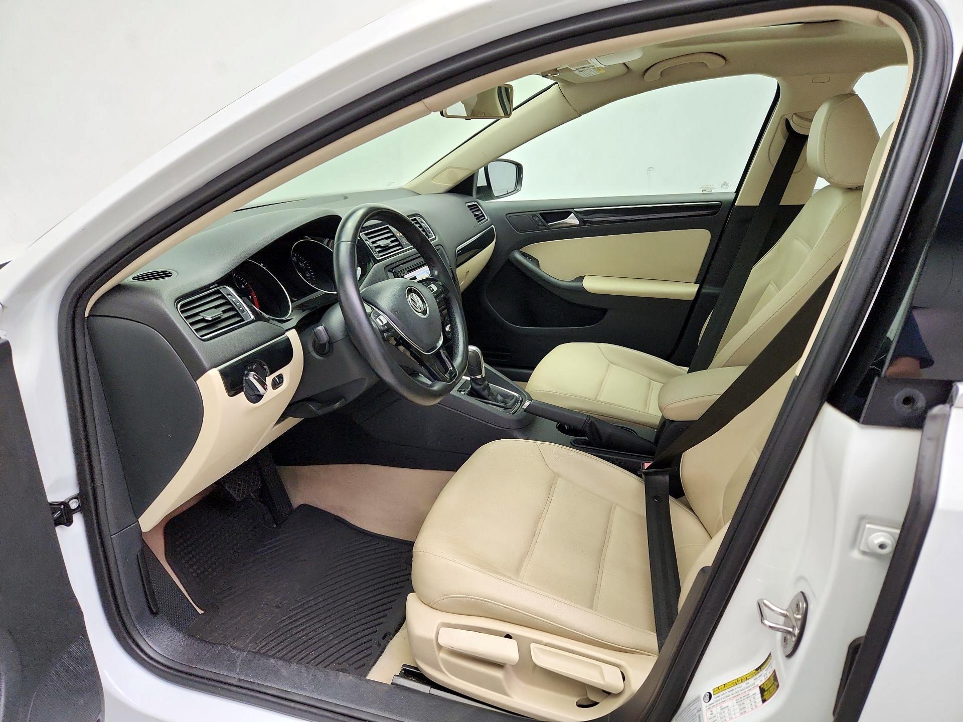 Thumbnail: 2016 Volkswagen Jetta - 11