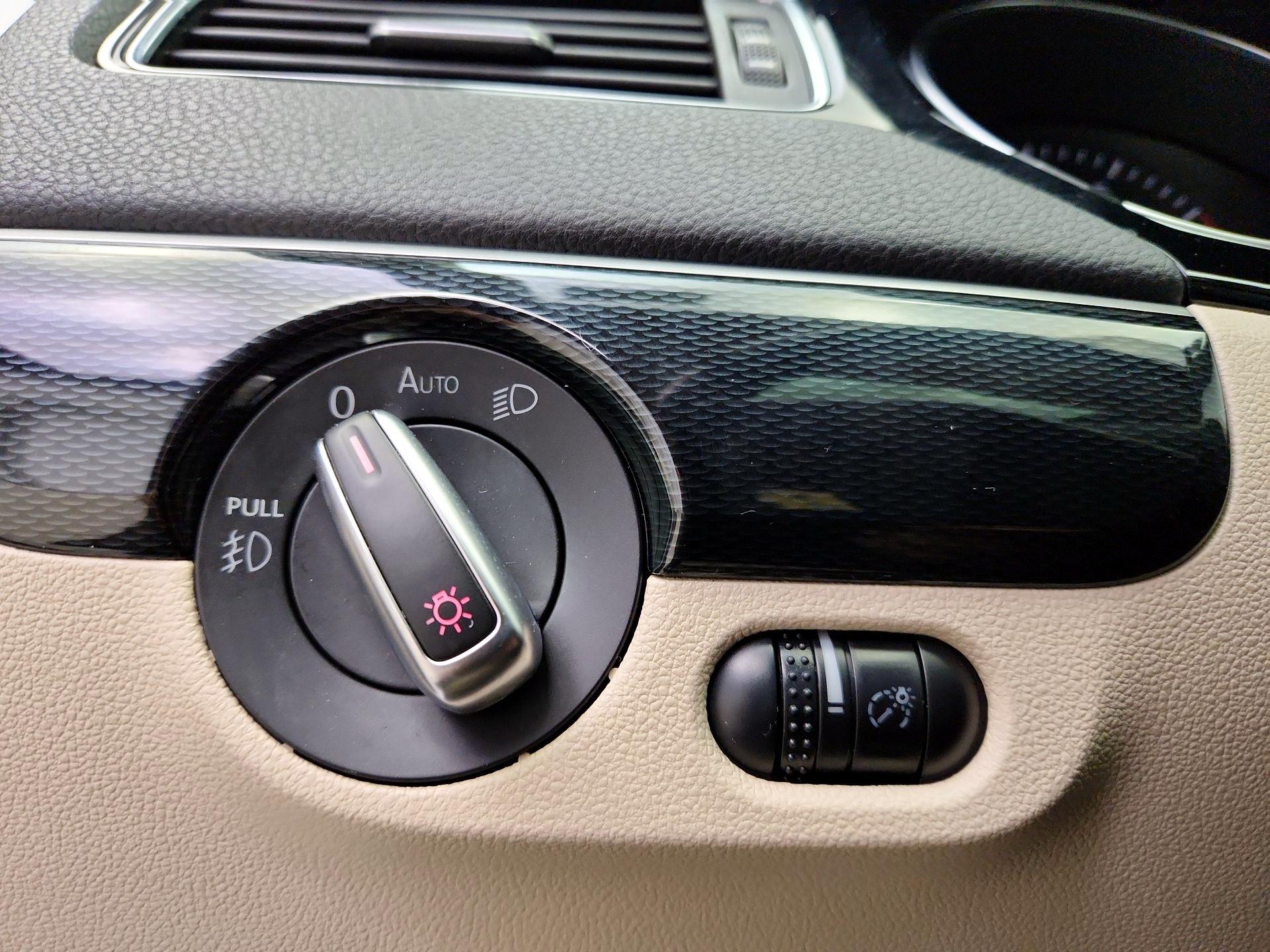 Thumbnail: 2016 Volkswagen Jetta - 13
