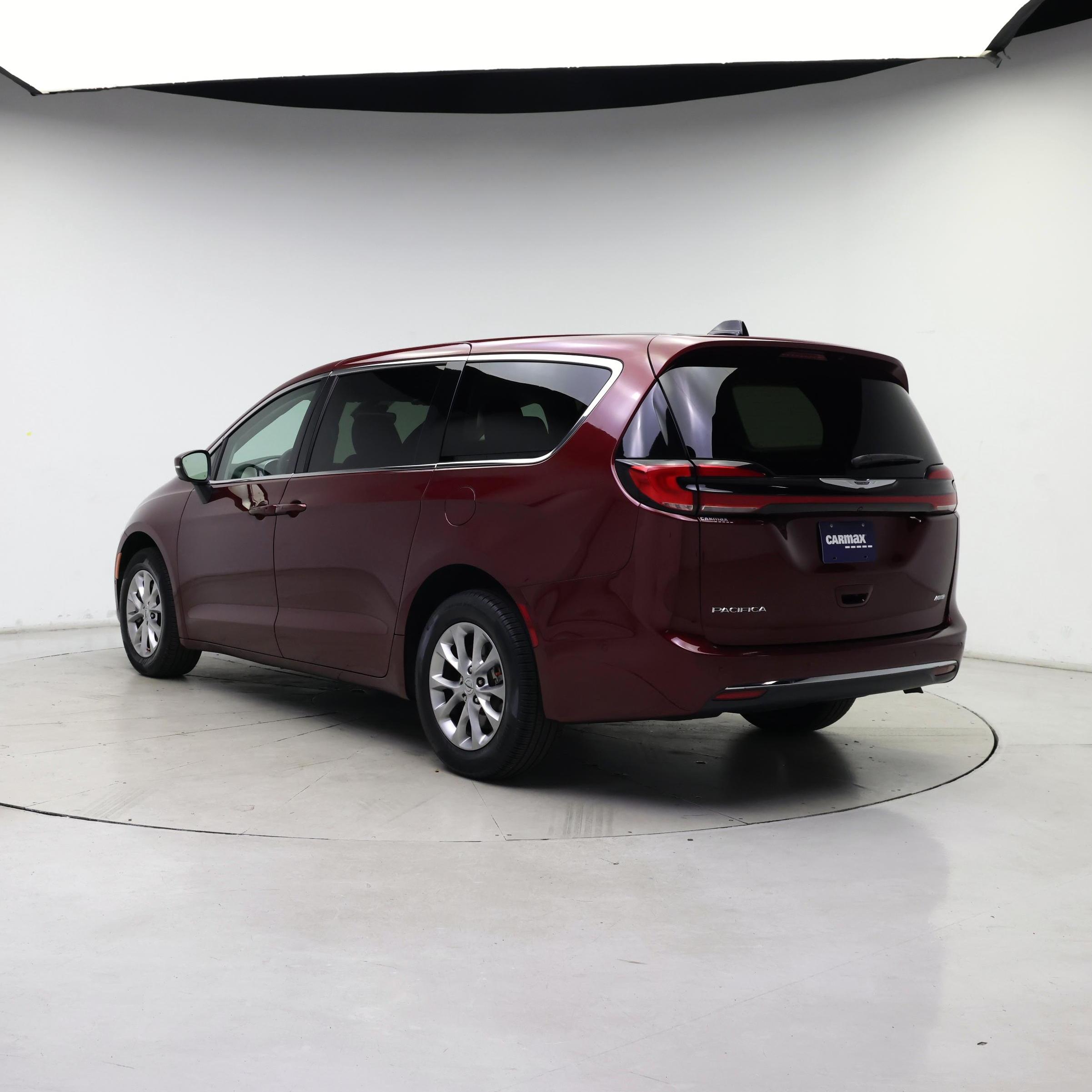 Thumbnail: 2023 Chrysler Pacifica - 2