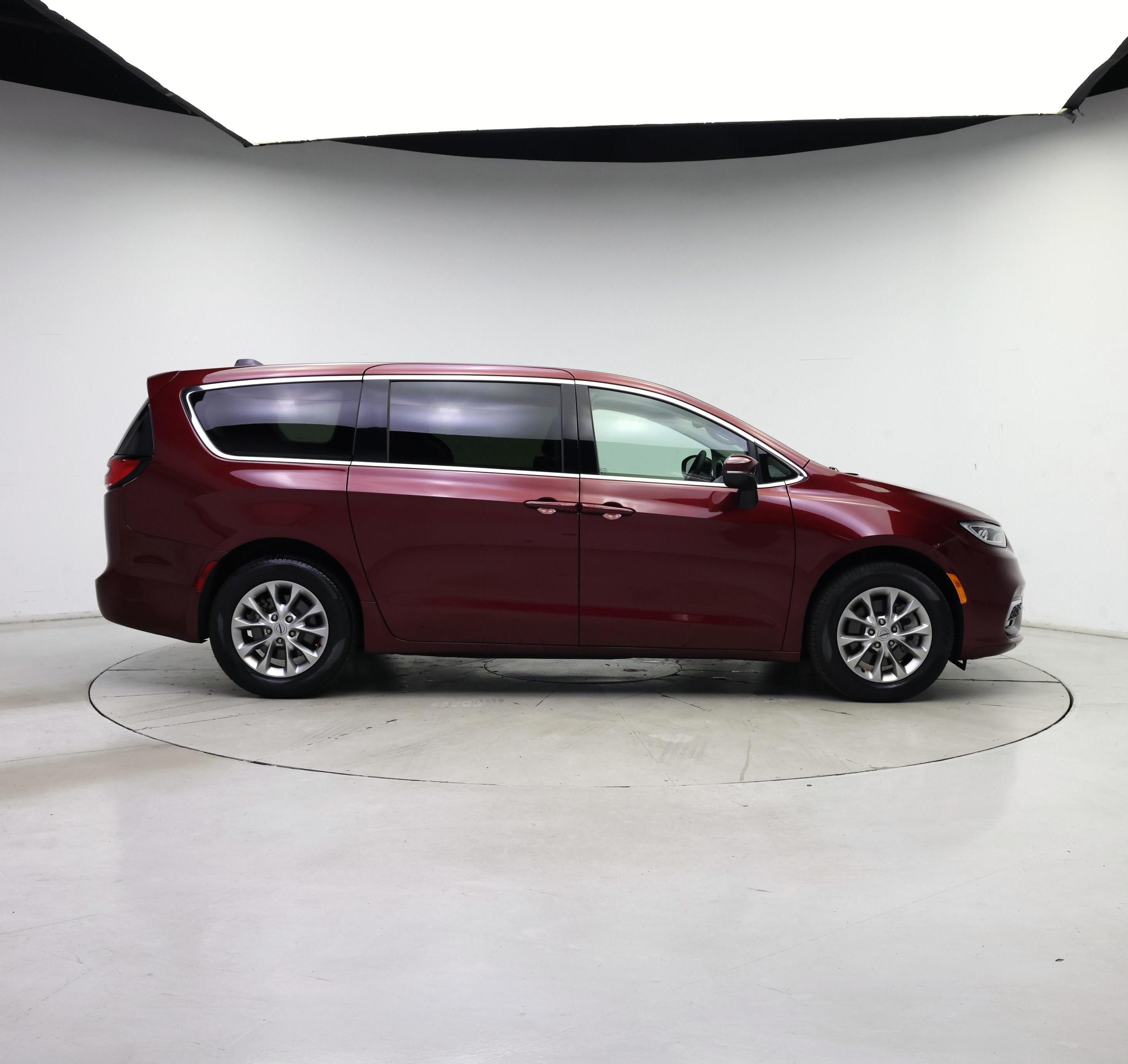 Thumbnail: 2023 Chrysler Pacifica - 7