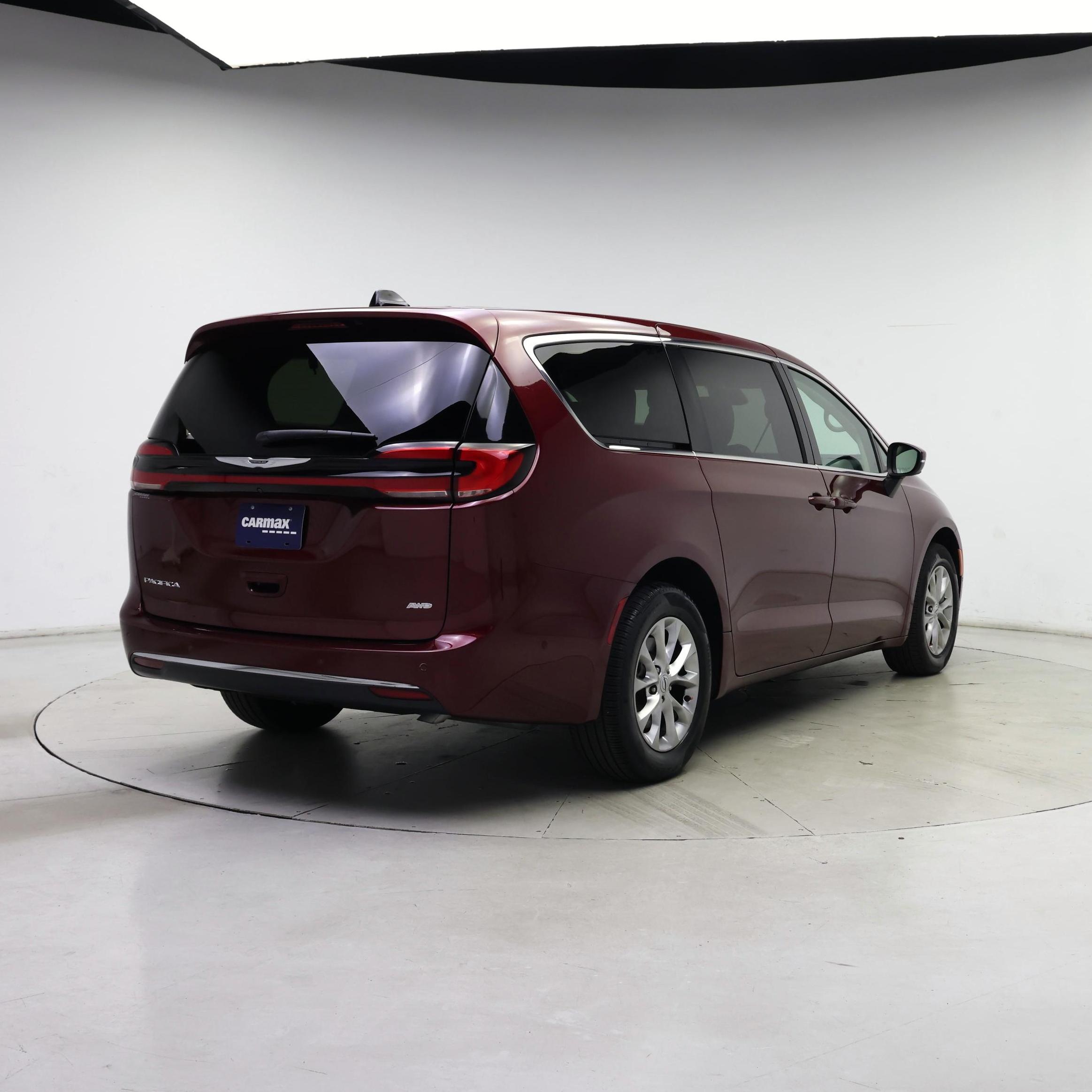 Thumbnail: 2023 Chrysler Pacifica - 8