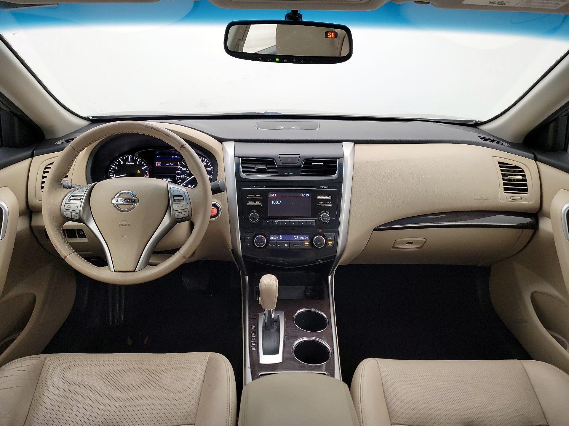 Thumbnail: 2015 Nissan Altima - 9