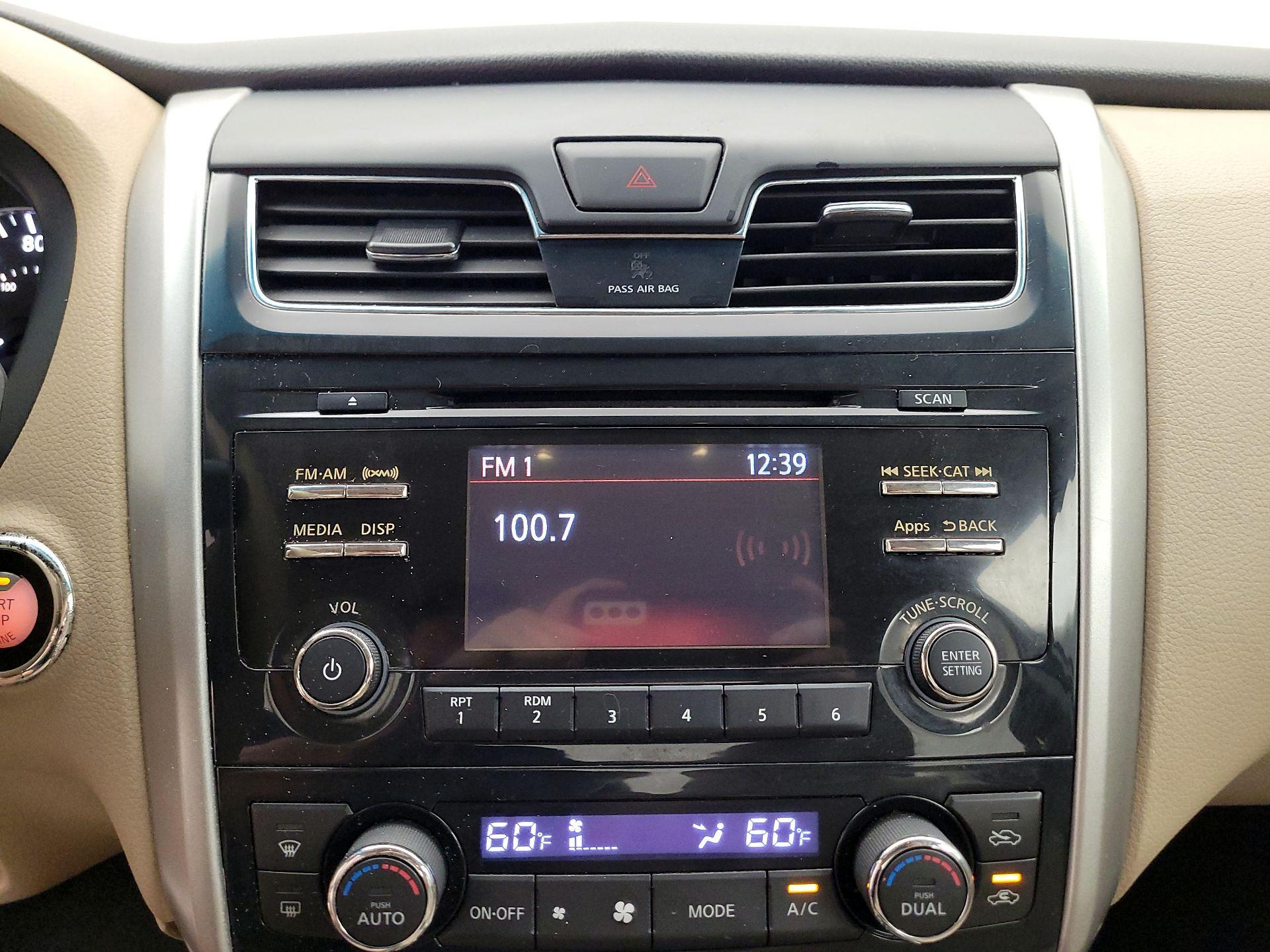Thumbnail: 2015 Nissan Altima - 15