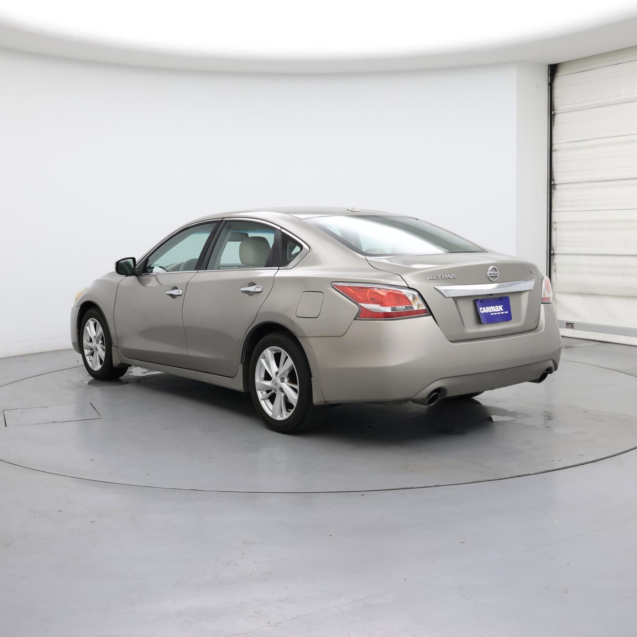 Thumbnail: 2015 Nissan Altima - 2