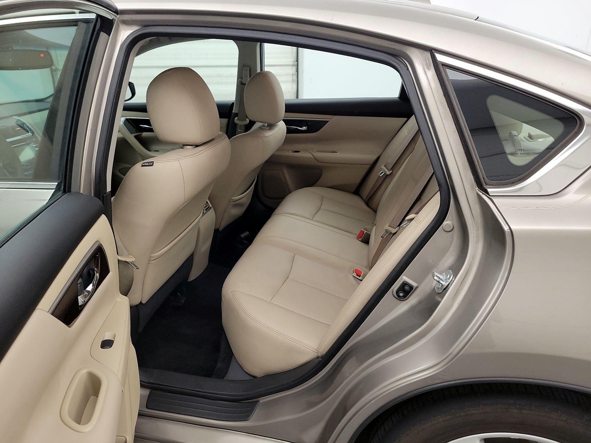 Thumbnail: 2015 Nissan Altima - 19