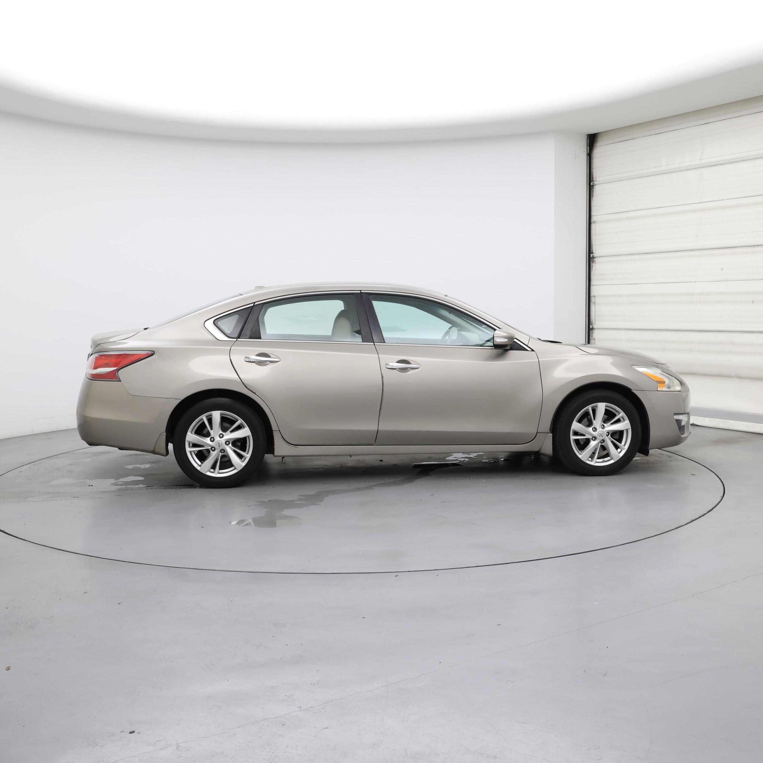 Thumbnail: 2015 Nissan Altima - 7