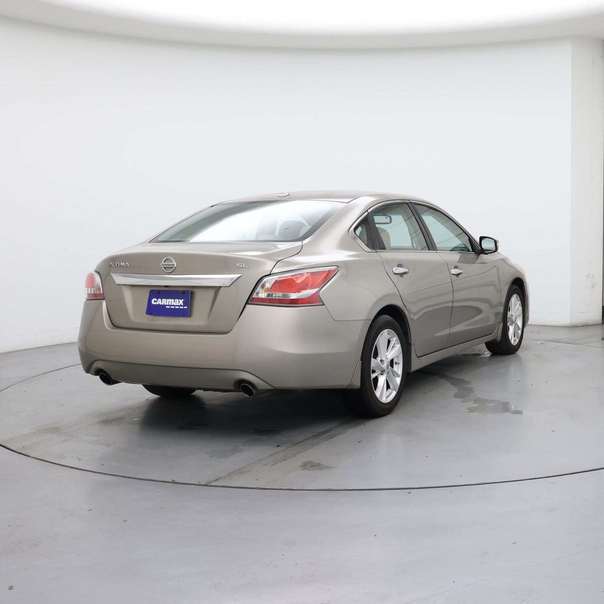 Thumbnail: 2015 Nissan Altima - 8
