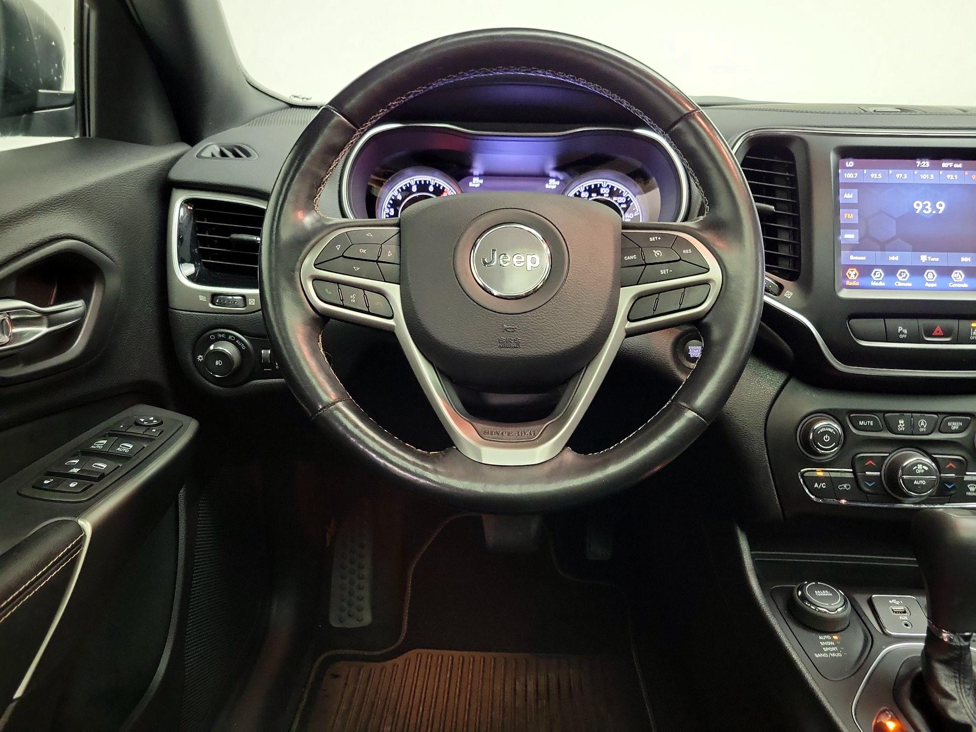 Thumbnail: 2021 Jeep Cherokee - 10