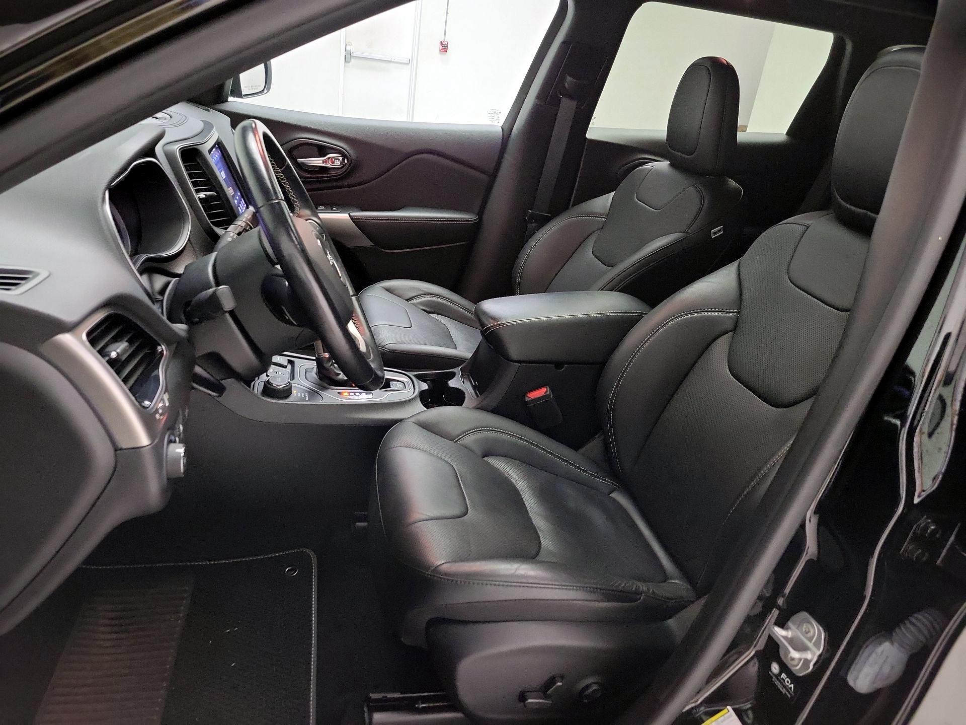Thumbnail: 2021 Jeep Cherokee - 11