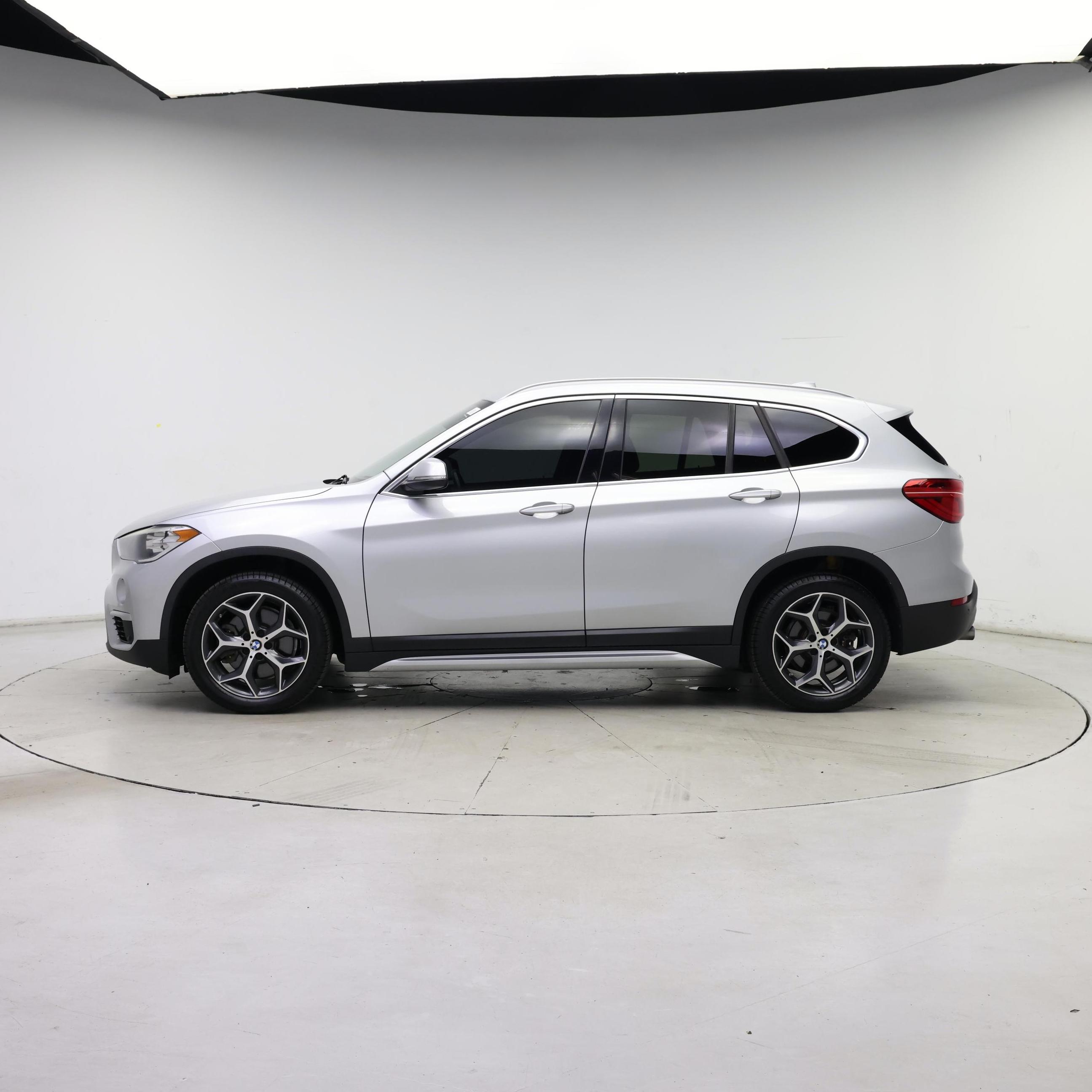 Thumbnail: 2019 BMW X1 - 3