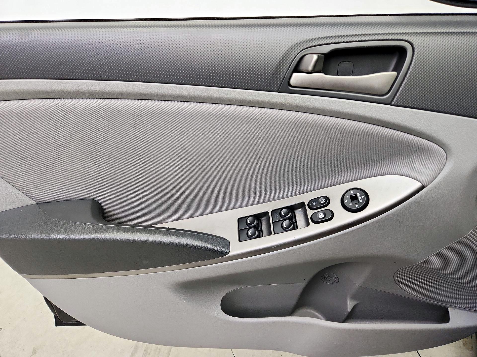 Thumbnail: 2017 Hyundai Accent - 12