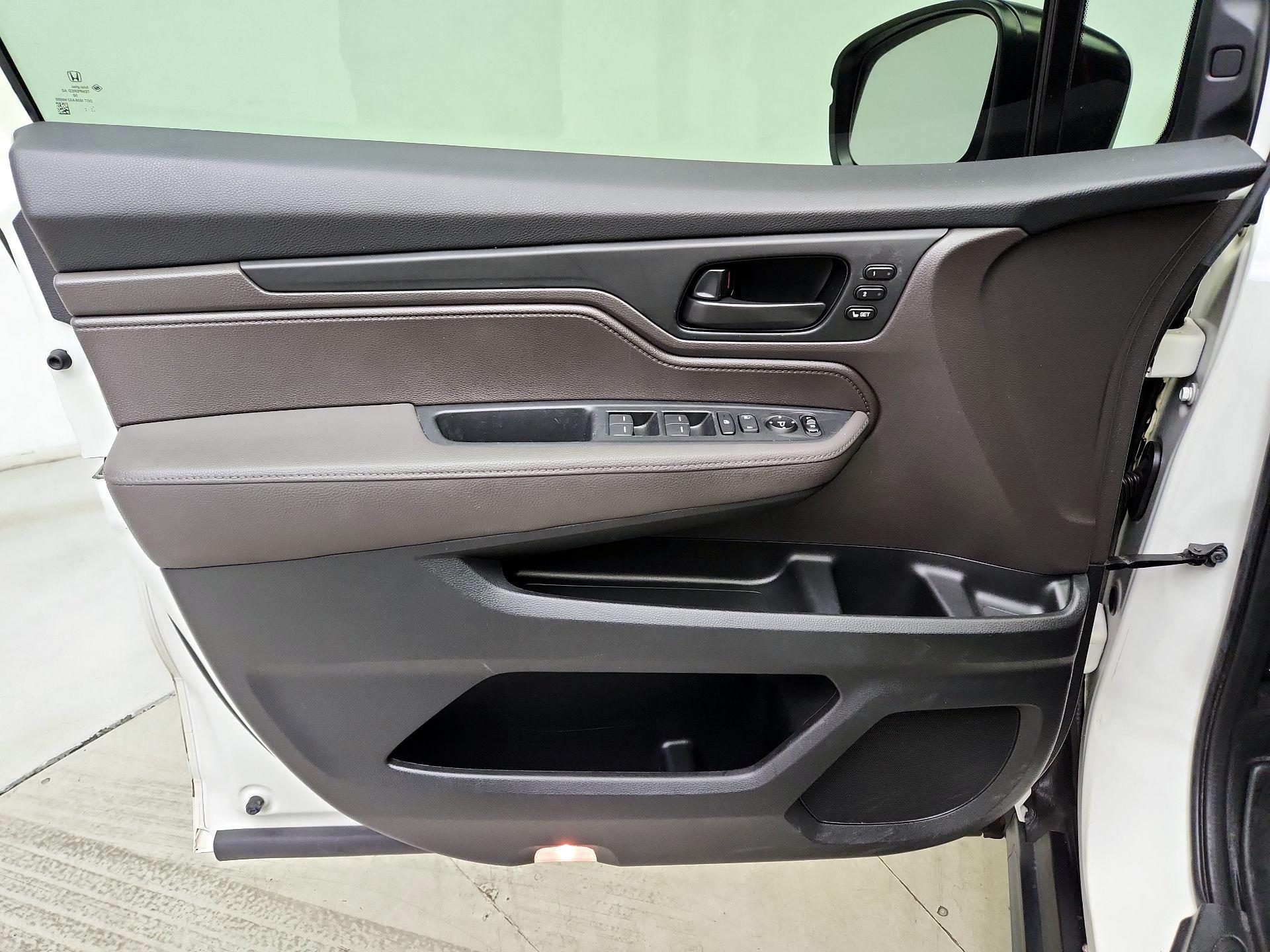 Thumbnail: 2019 Honda Odyssey - 12